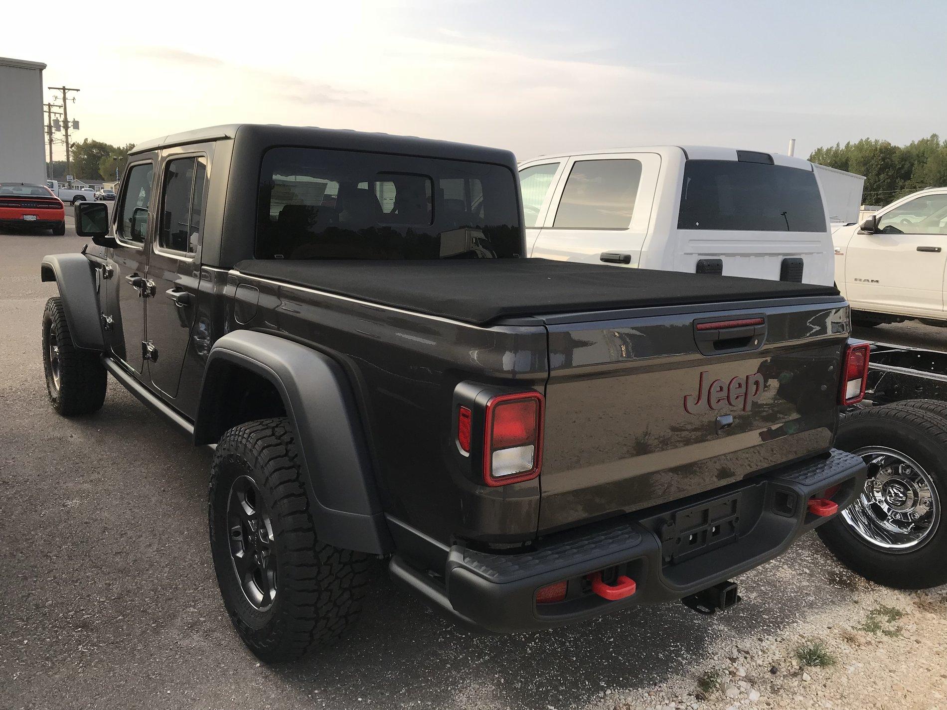 Jeep Gladiator Gladiator Window Sticker and Build Sheet Order Tracking EFD6014A-2867-42B1-8542-BDAAB9B9E5F0