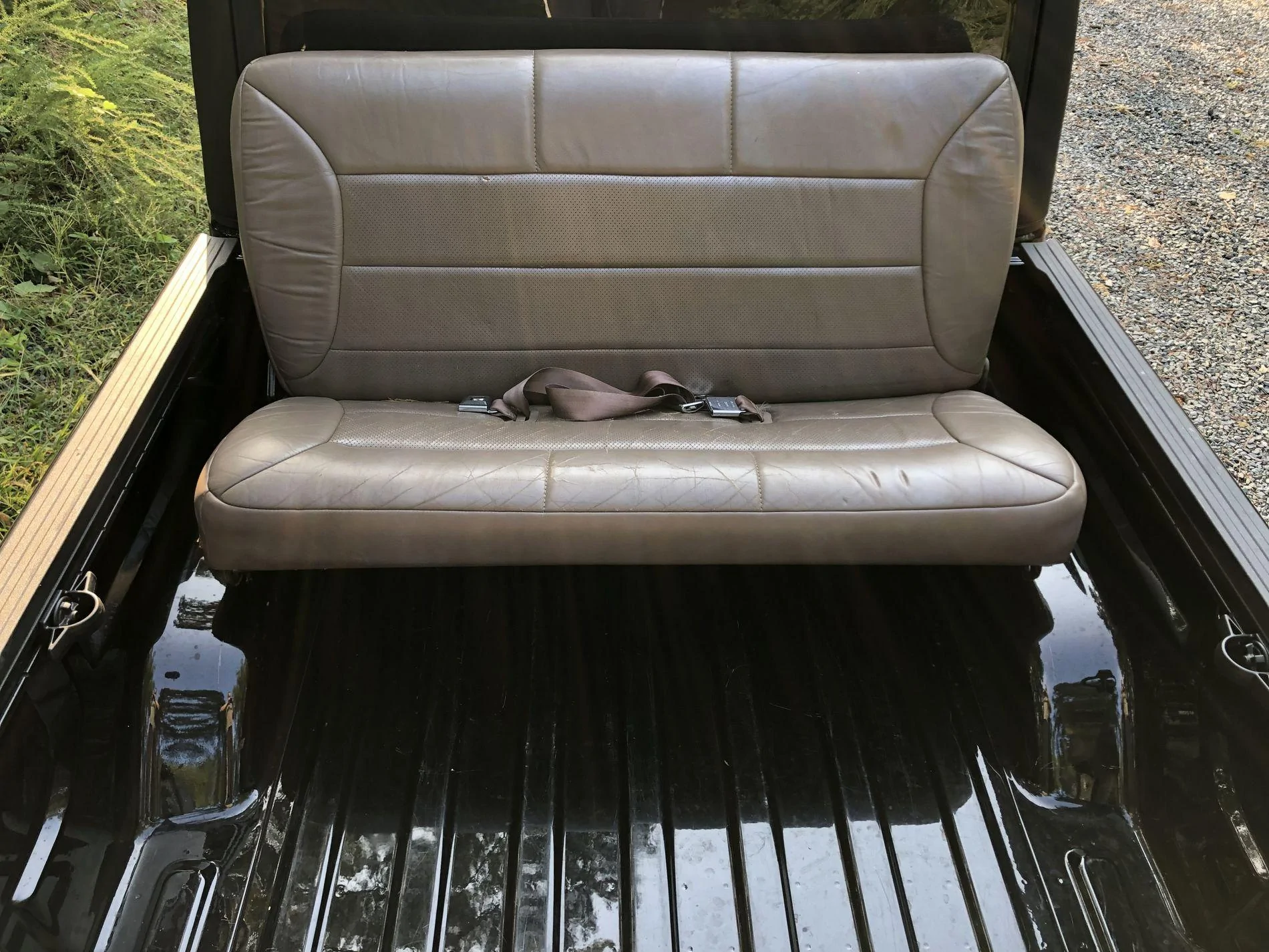 Jeep Gladiator Popular Mechanics: How to Make an Eight-Passenger Jeep Gladiator With 3rd Row gladiatorbed2-jpg-1568120180