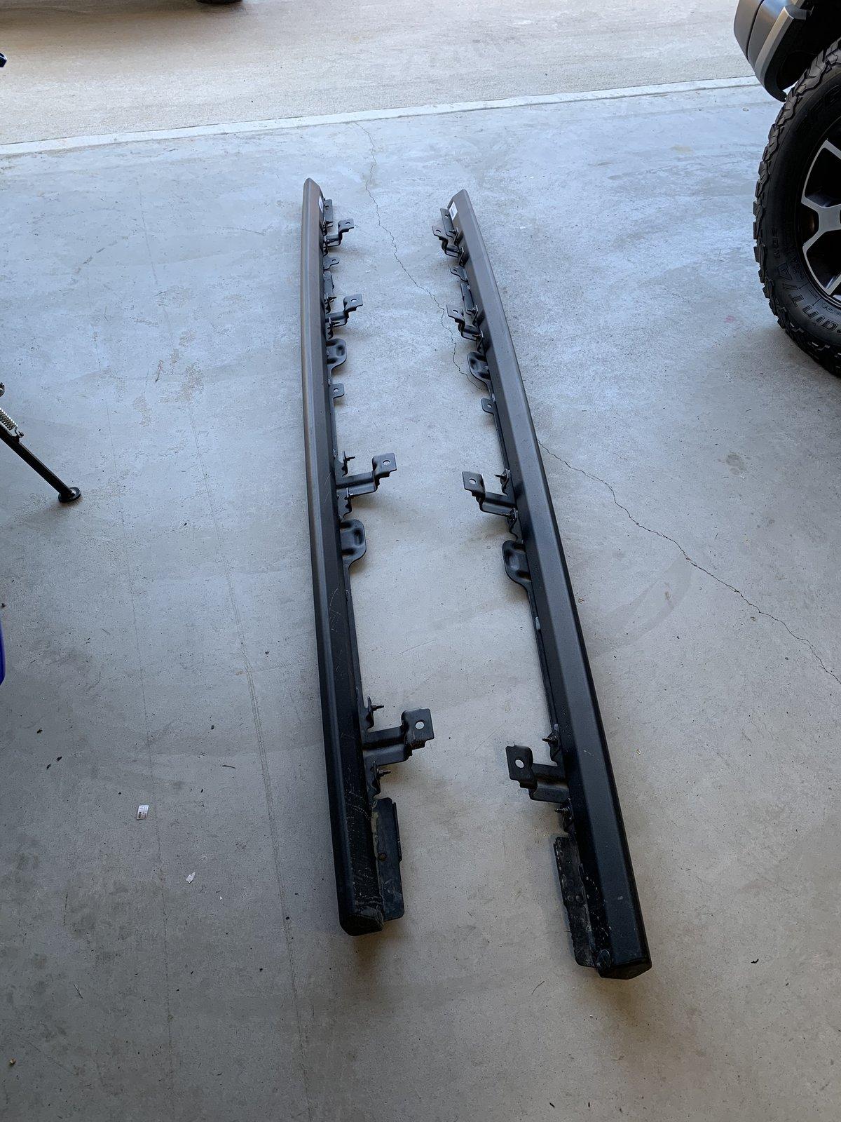 Jeep Gladiator 4 Sale - OEM Gladiator Rubicon Rock Rails. C2E80FB1-26D4-496D-97BA-D27AEF6AF206