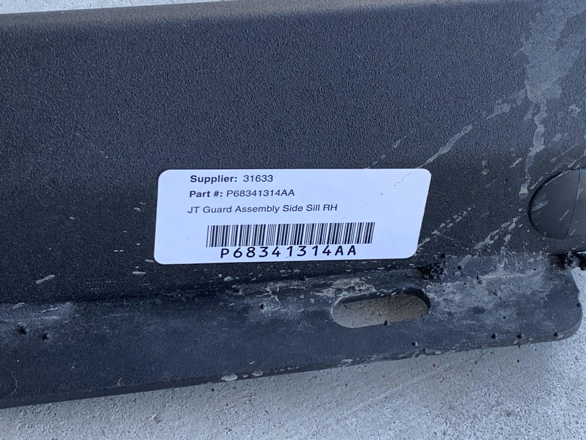 Jeep Gladiator 4 Sale - OEM Gladiator Rubicon Rock Rails. C6EA6754-C26C-48D8-84D7-E90FDA3D59A1