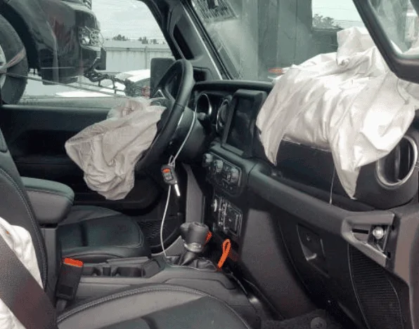 Jeep Gladiator What are people doing with the big blank dash area in front of the passenger? Screen Shot 2019-09-20 at 6.13.53 PM