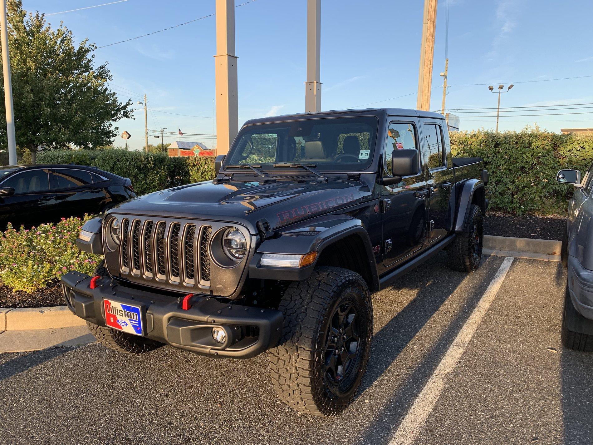 Jeep Gladiator First Granite Crystal VIN# Post Here 17CC0228-0B8C-4AA0-8BB0-70D562DCE9D6