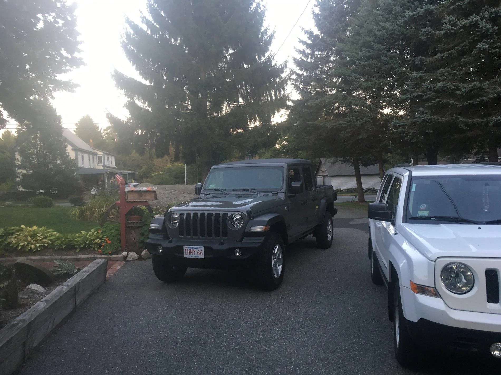 Jeep Gladiator STING GRAY Gladiator JT Club 71B8D346-A739-4F88-BA78-EE7592C2D8DC