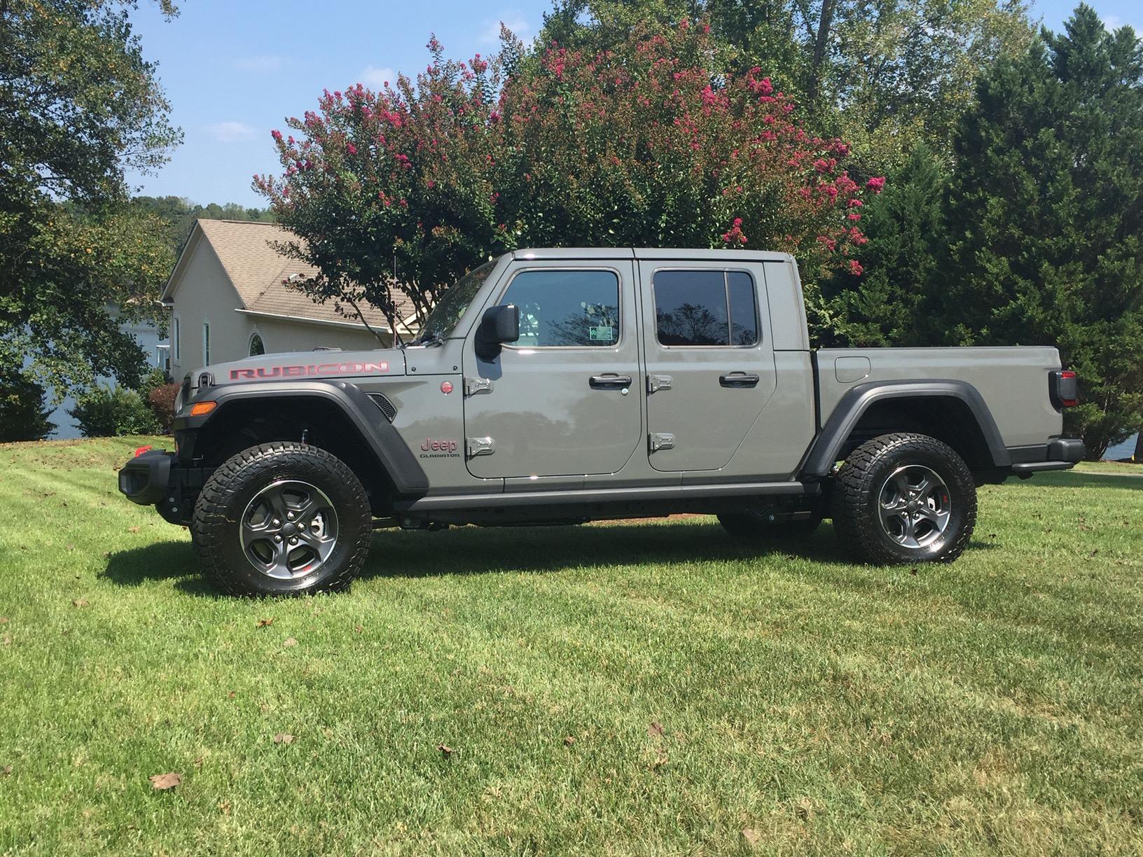 Jeep Gladiator STING GRAY Gladiator JT Club 30A13ECE-24D5-4274-90D1-99E29518078A