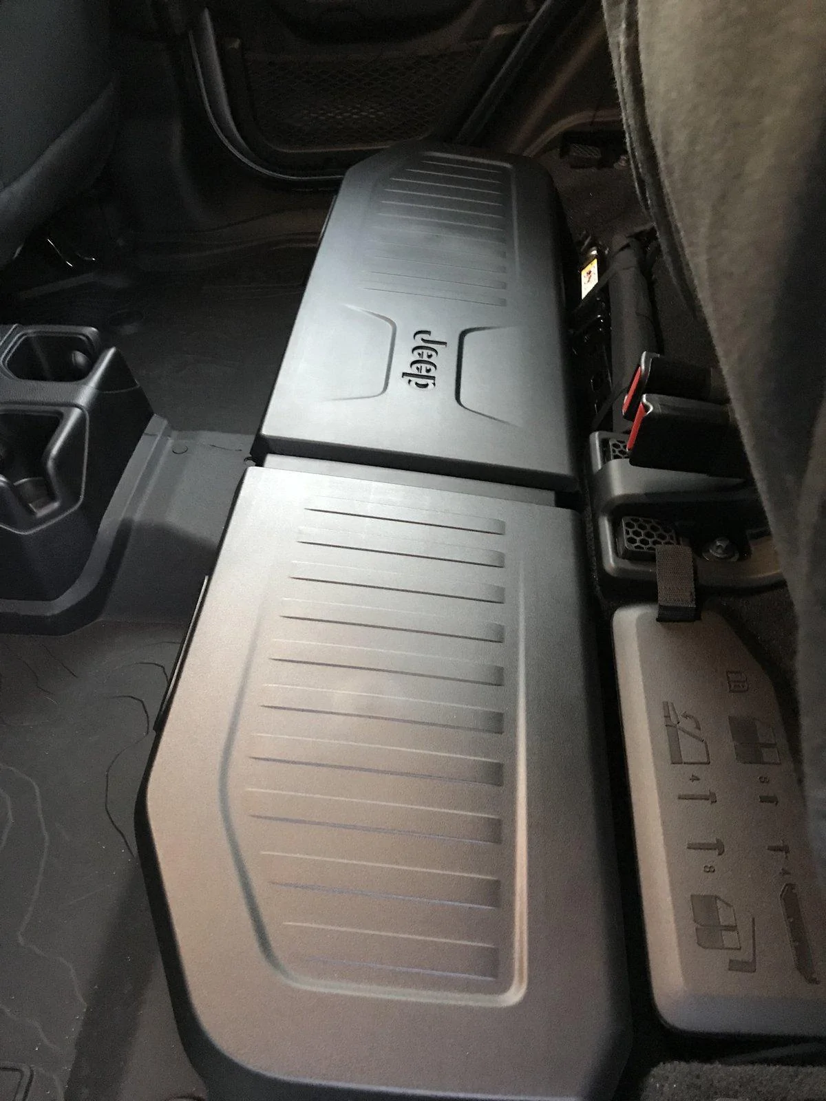 Jeep Gladiator Anyone with the Base Sport? 86D52399-B9C5-448E-A202-8E645F362B7D