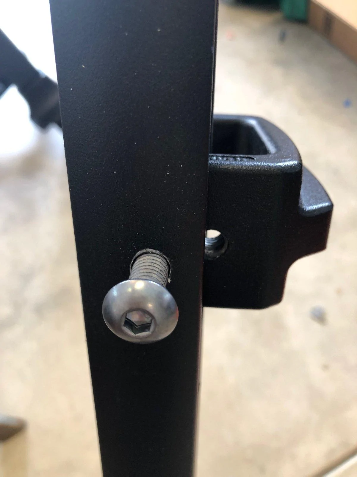 Jeep Gladiator Thule Xsporter Pro? 004 Cargo Rail with clam