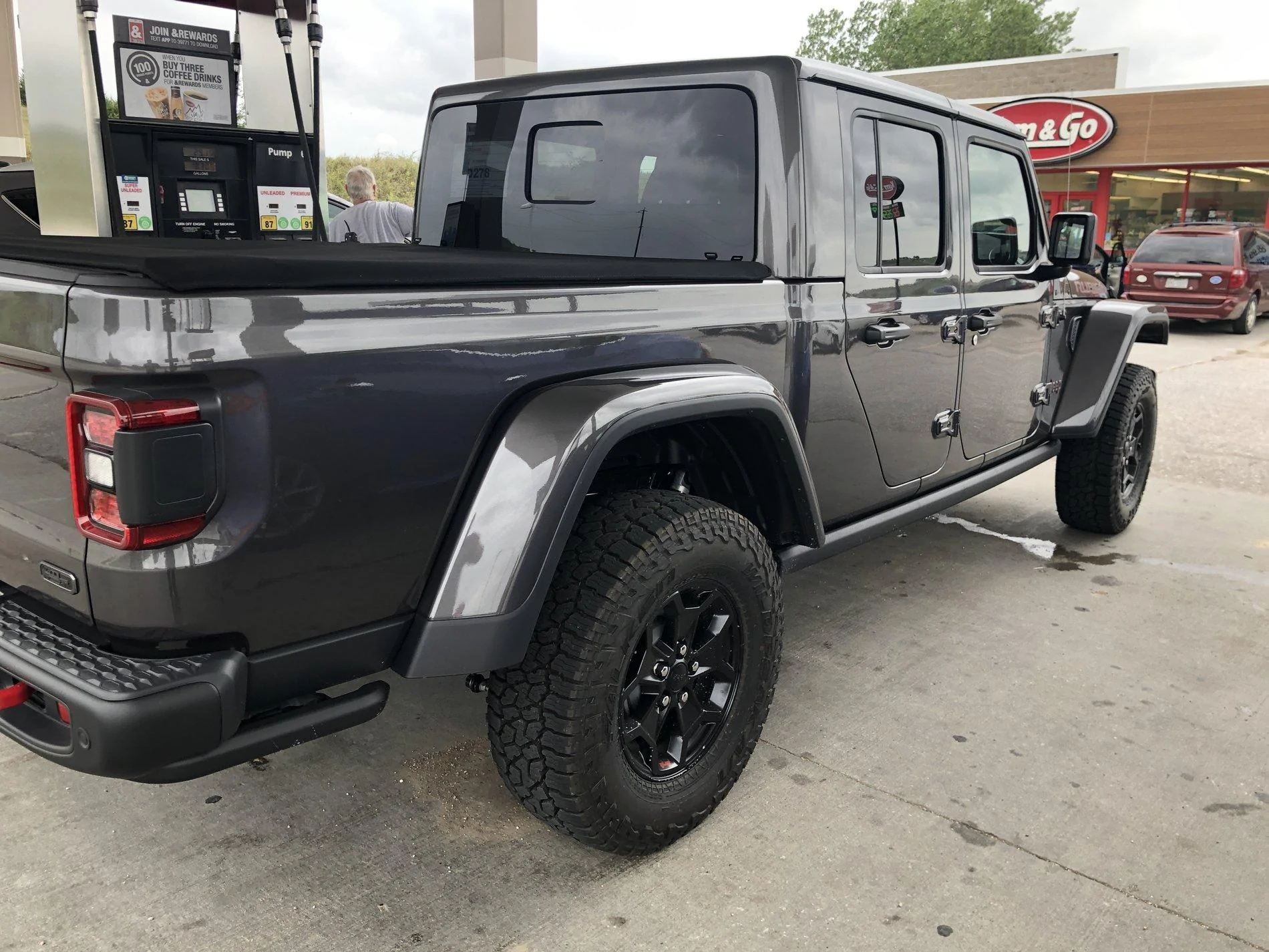 Jeep Gladiator First Granite Crystal VIN# Post Here 52E1F844-E065-4EE4-AB4D-89A0665AC591