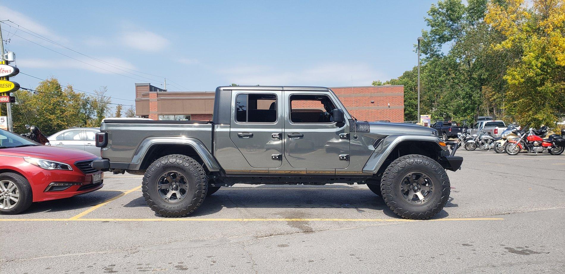 Jeep Gladiator 37's on My Stock Height JT Sport 20190921_124503