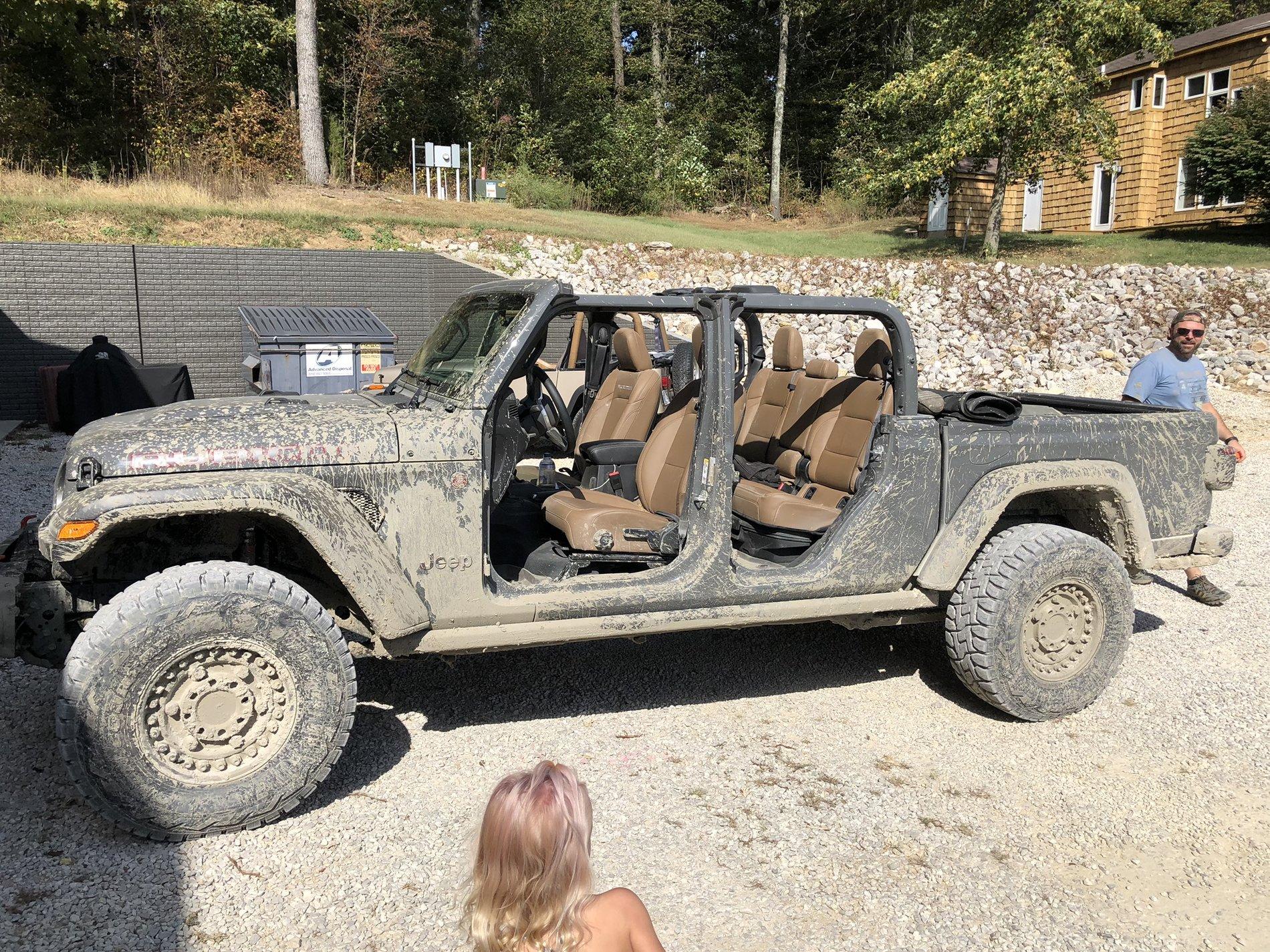 Jeep Gladiator STING GRAY Gladiator JT Club 7E2BE0E3-550A-4C03-96A6-BA89D3DC6D34