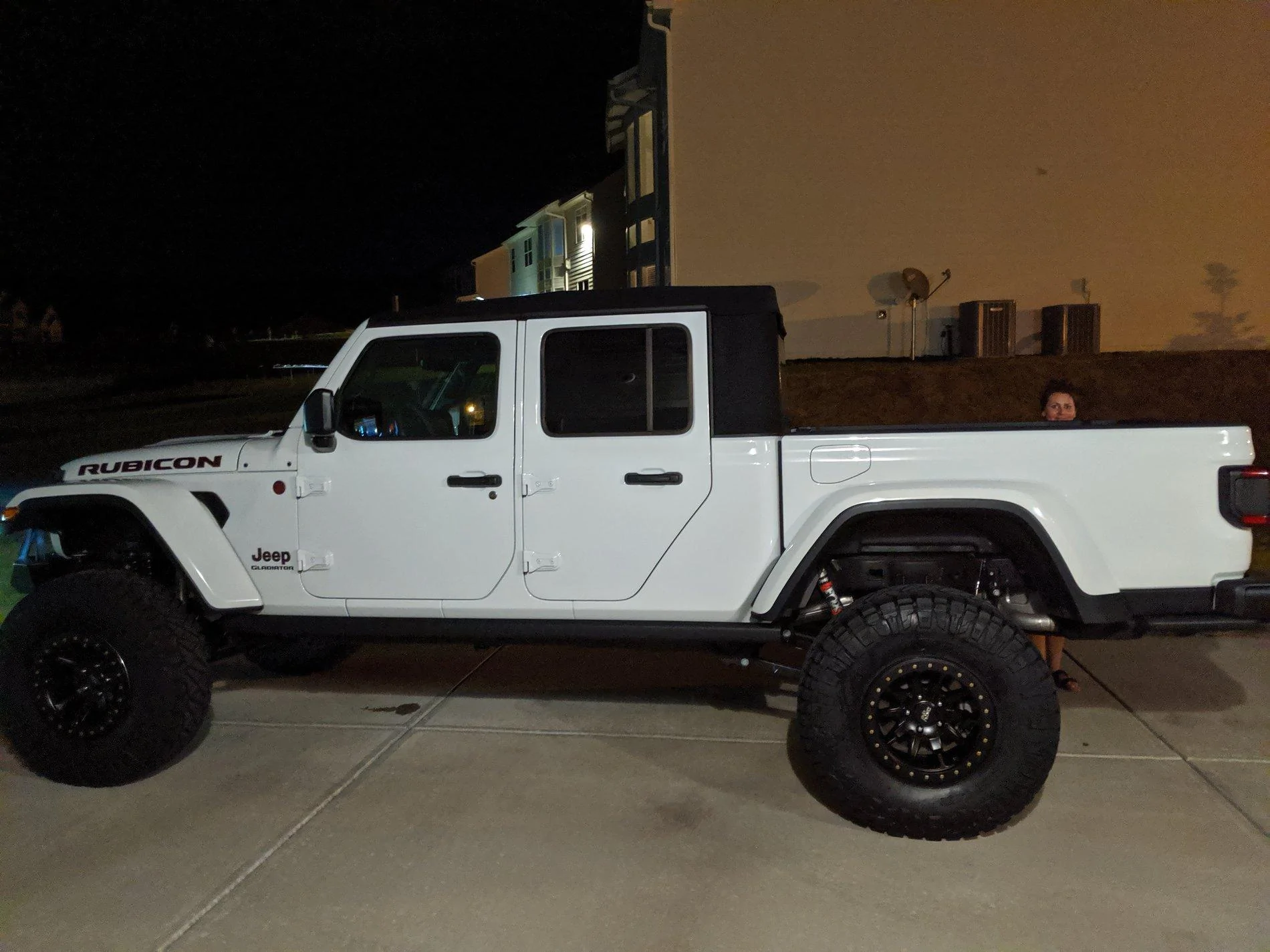 Jeep Gladiator BRIGHT WHITE Gladiator JT Club MVIMG_20190923_205414