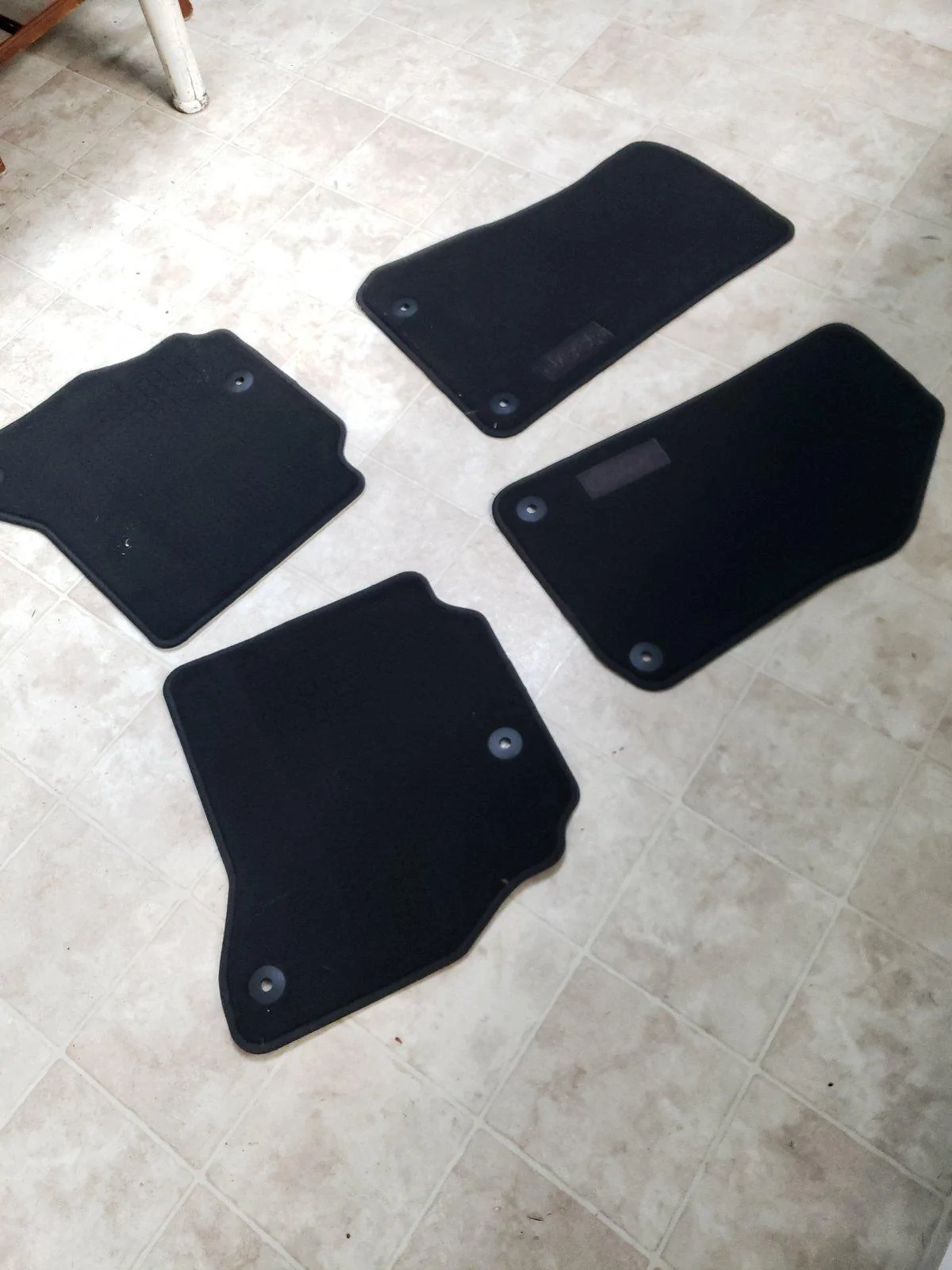 Jeep Gladiator Factory Carpet Floor Mats 20190924_163340
