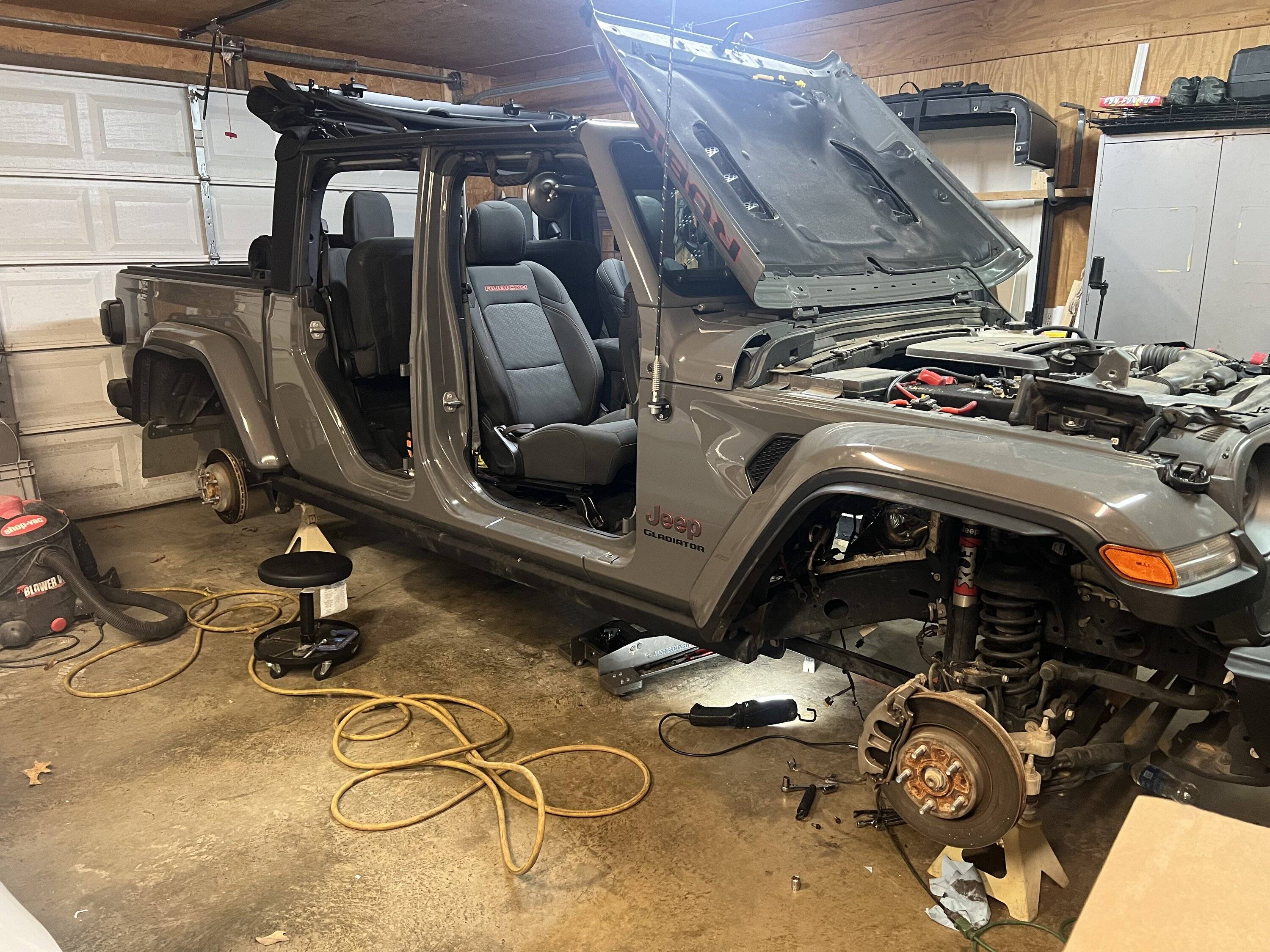 Jeep Gladiator Pics & examination of 70,000 mile factory clutch IMG_2609