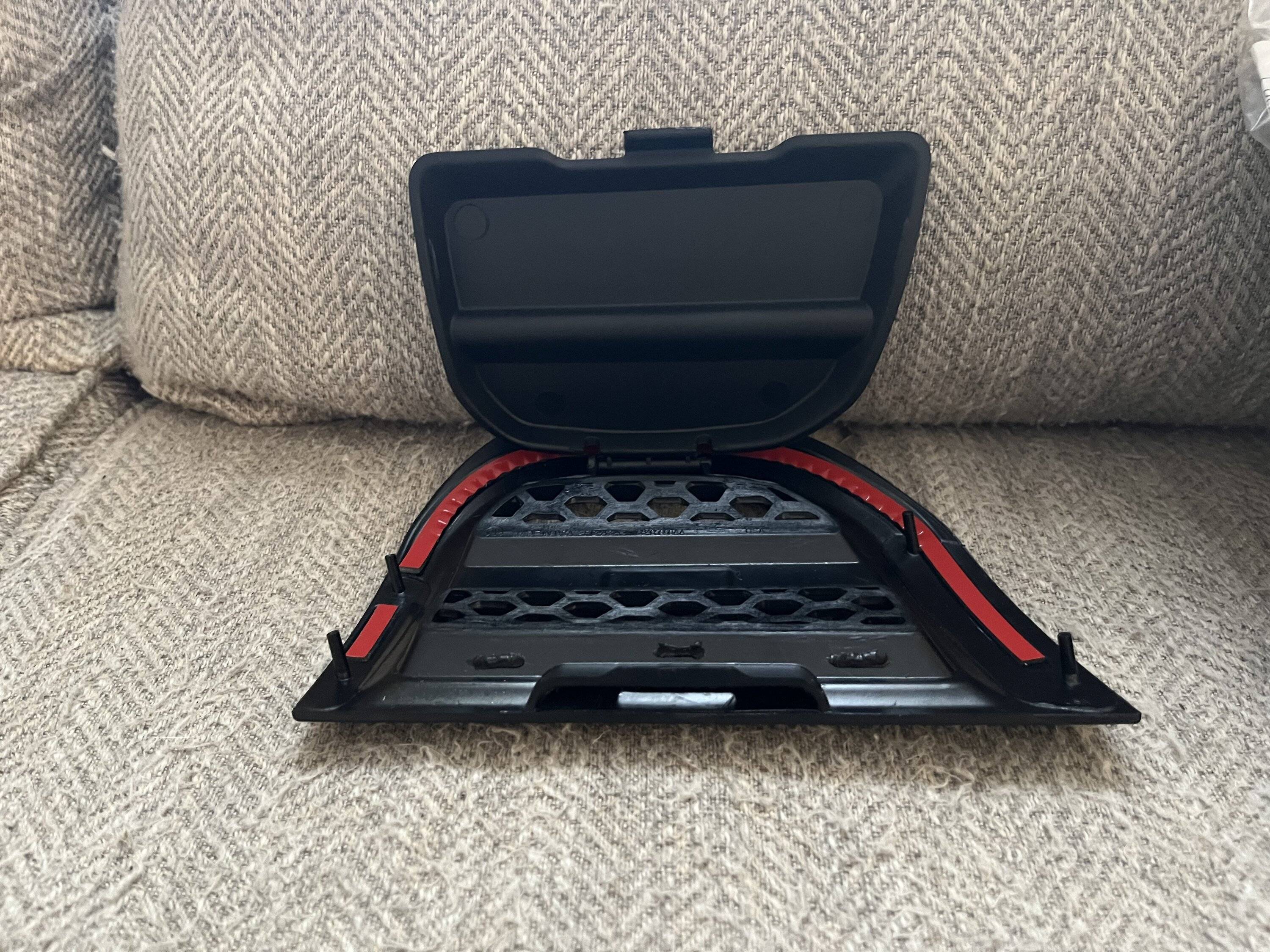 Jeep Gladiator Mopar cold air intake hood vent kit for 2018 to 2023 Jeep Wrangler And Gladiator hoods. IMG_3827