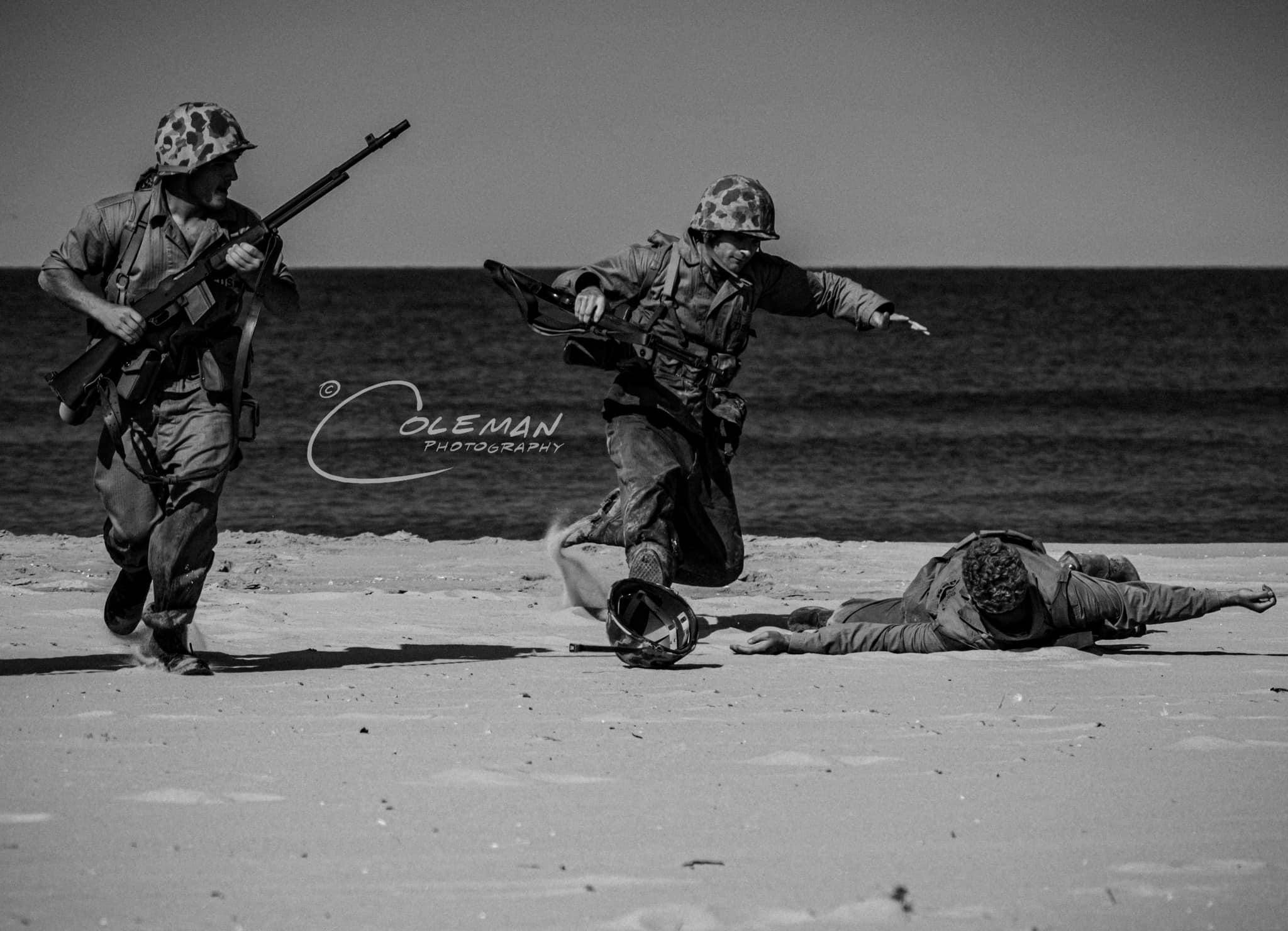 Jeep Gladiator Gun guys (and gals) BAR on the beach black and white