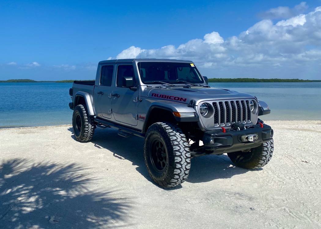 Jeep Gladiator Gladiator Glamour Shots 1697115559867