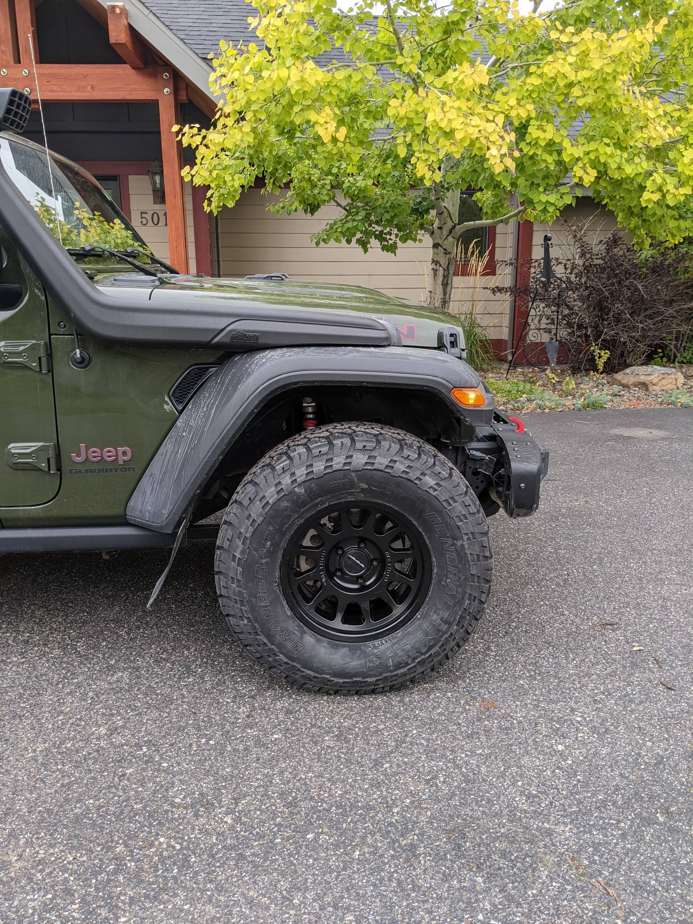 Jeep Gladiator 35s and No Lift Thread PXL_20231005_163132295