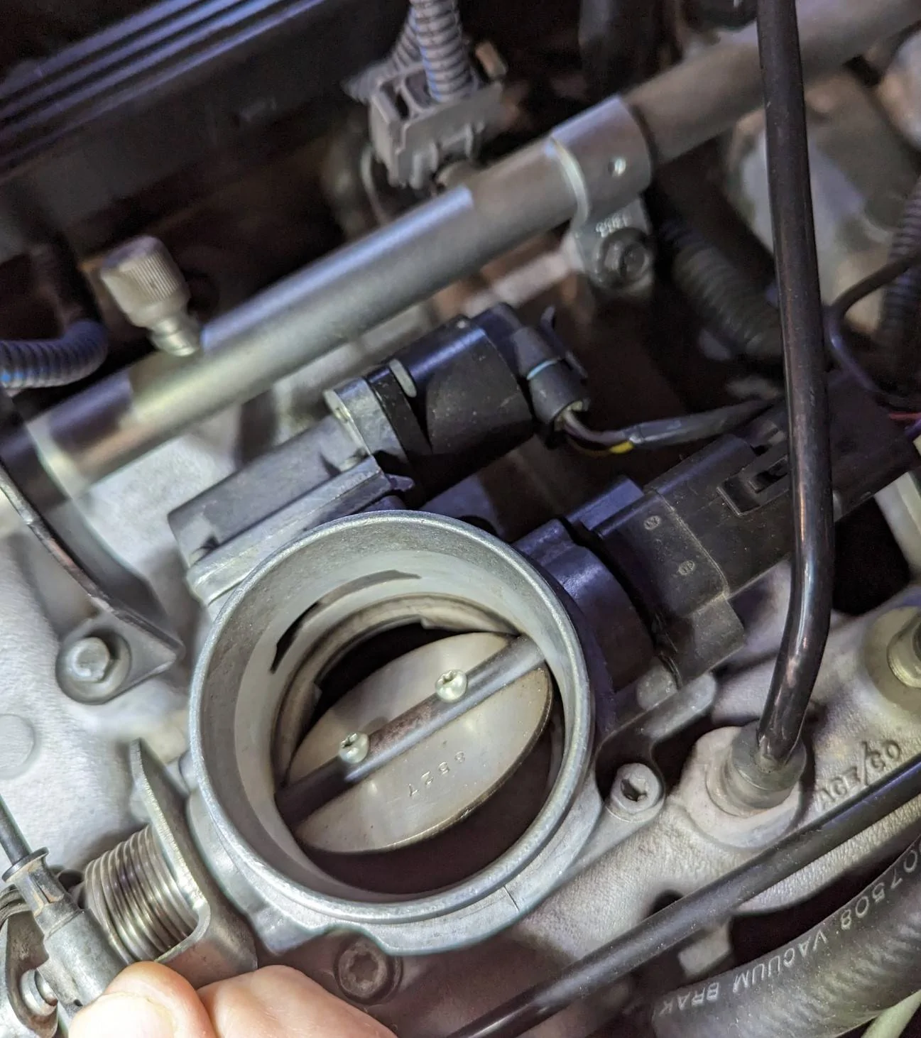 Jeep Gladiator Throttle Body Clean PXL_20231013_133844256