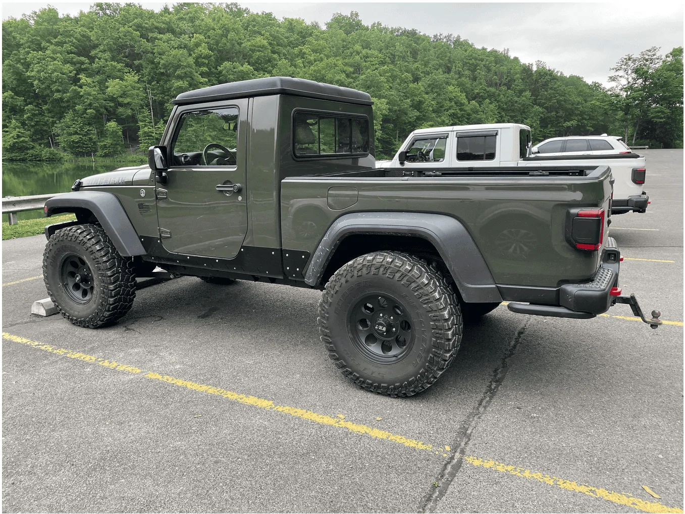 Jeep Gladiator Spotted a 2 door a couple weeks back in Ohio 1697213619659