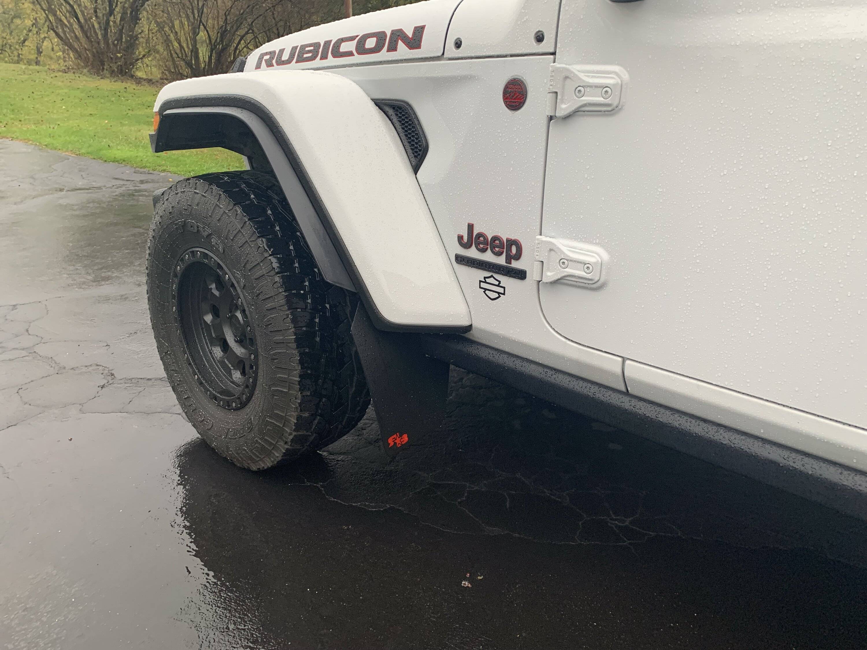 Jeep Gladiator Anyone installed Xtreme Recon Fenders on JT? IMG_9082