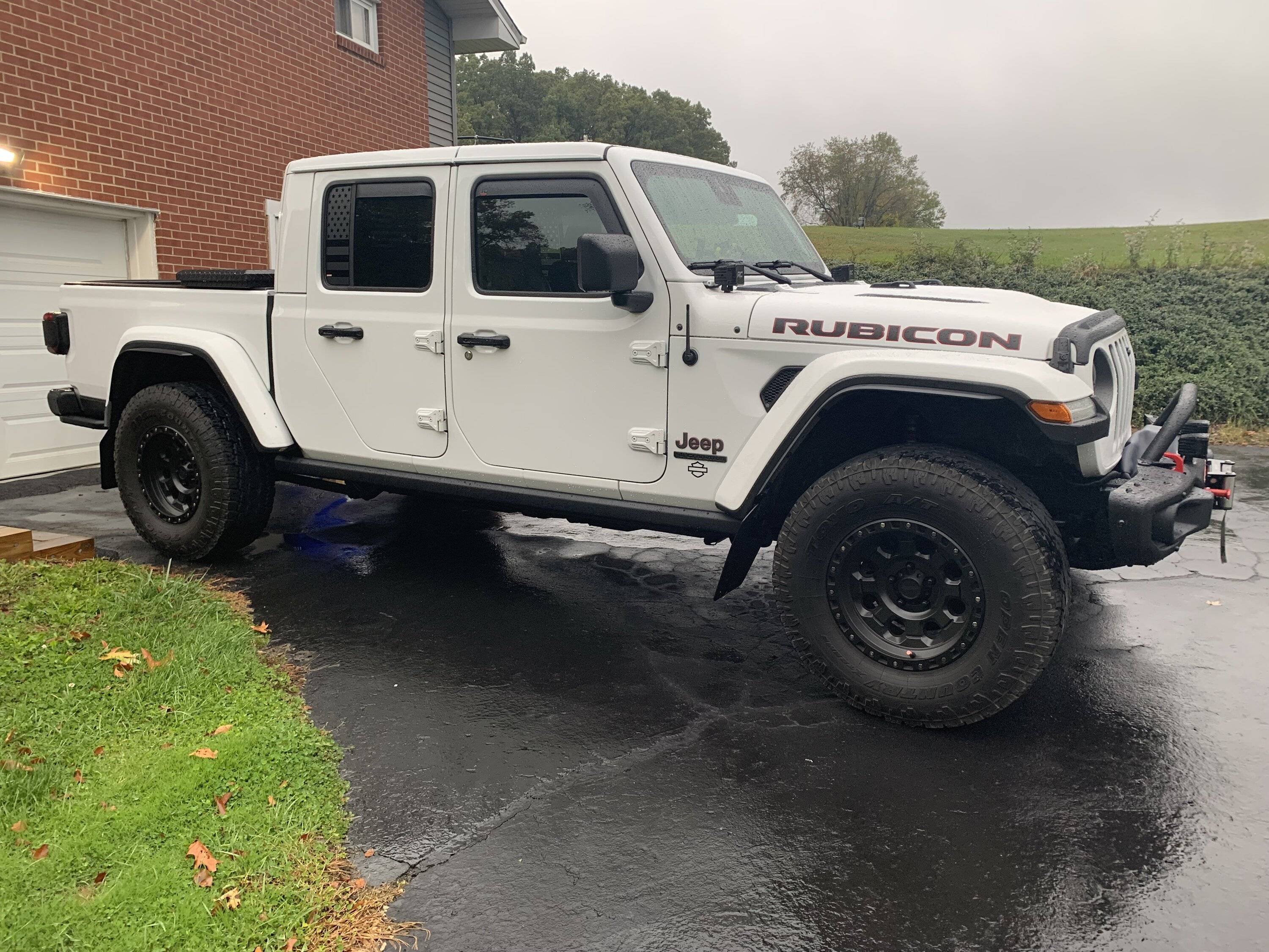 Jeep Gladiator Anyone installed Xtreme Recon Fenders on JT? IMG_9083