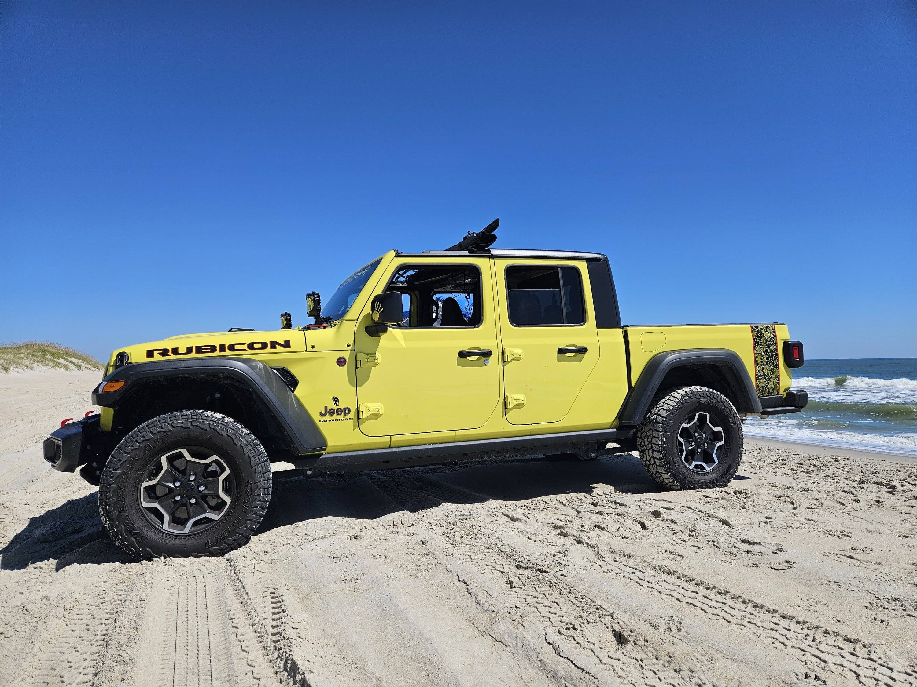 Jeep Gladiator Does anyone really like or have the High Velocity Color 1000003568