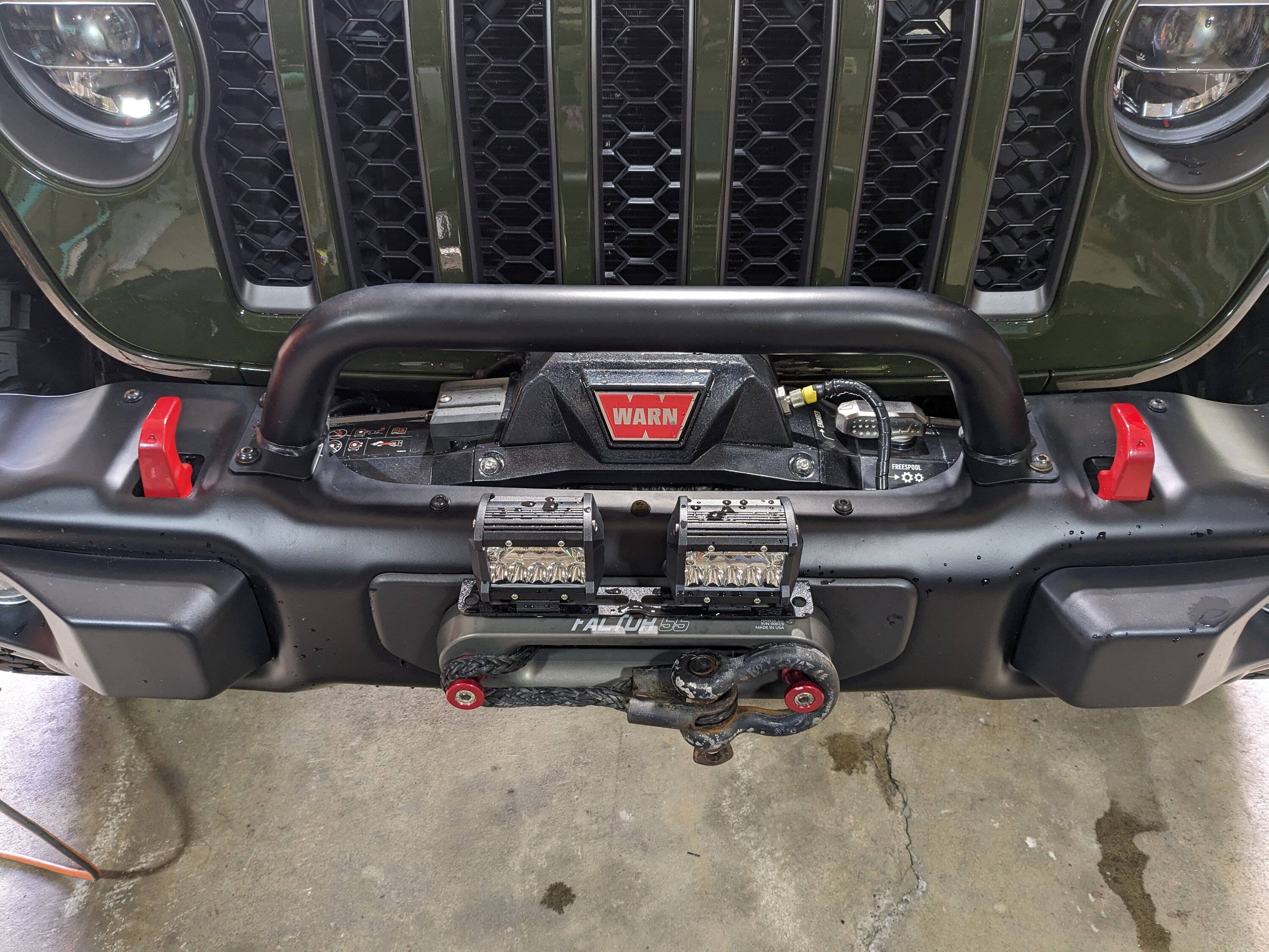 Jeep Gladiator Wired my winch in/out to aux switches PXL_20231015_165545269