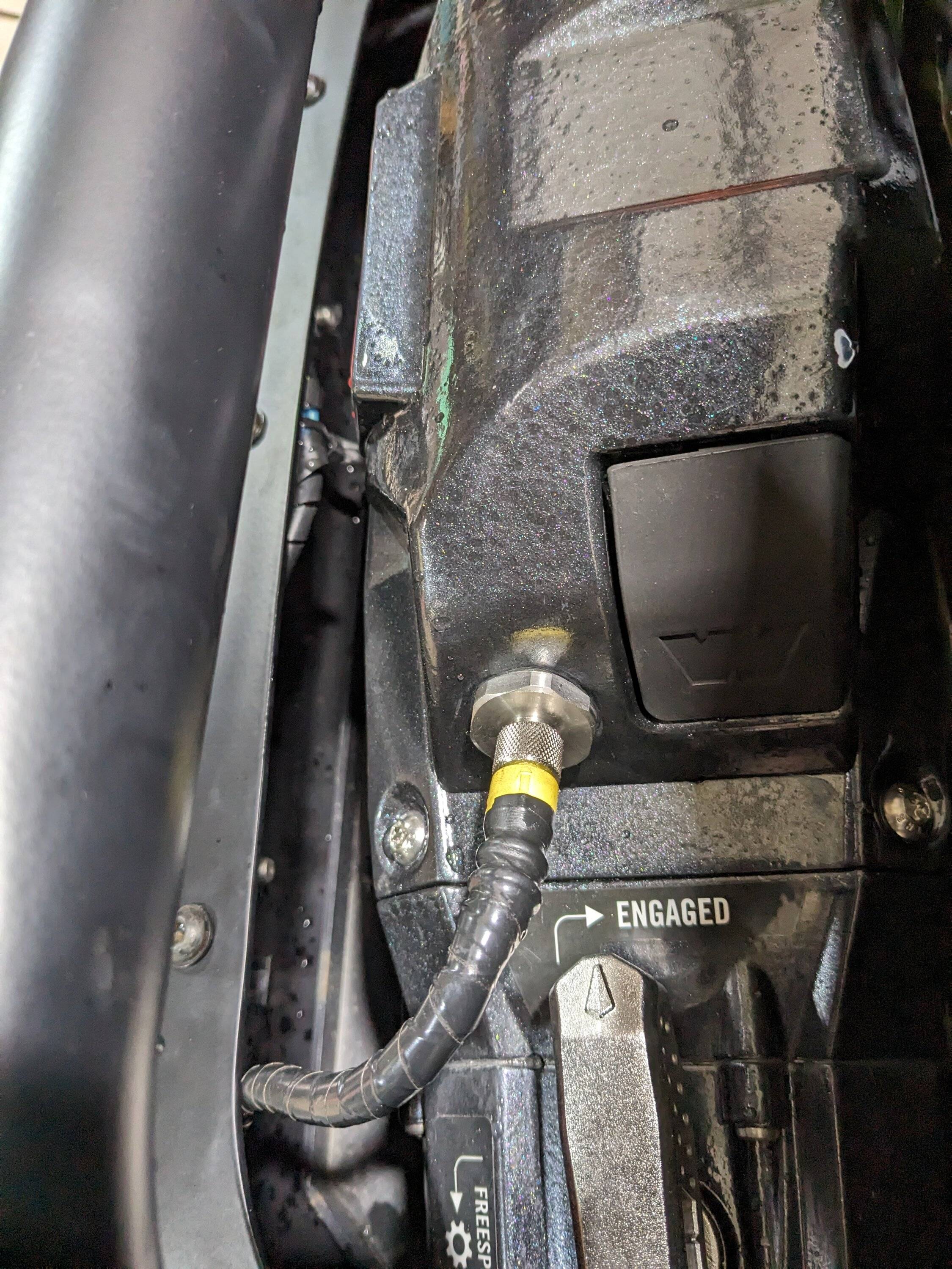Jeep Gladiator Wired my winch in/out to aux switches PXL_20231015_165550585