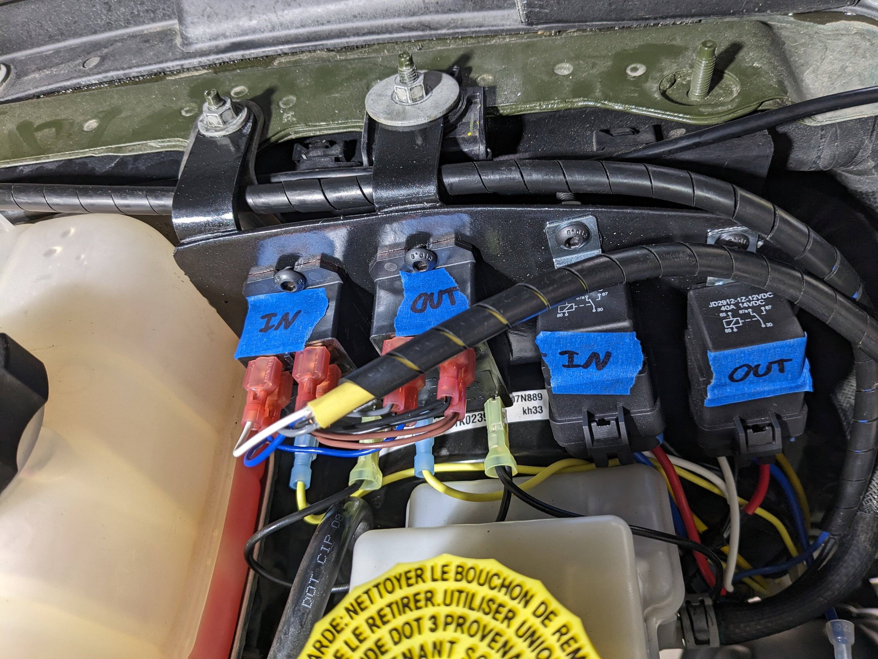Jeep Gladiator Wired my winch in/out to aux switches PXL_20231015_165601578