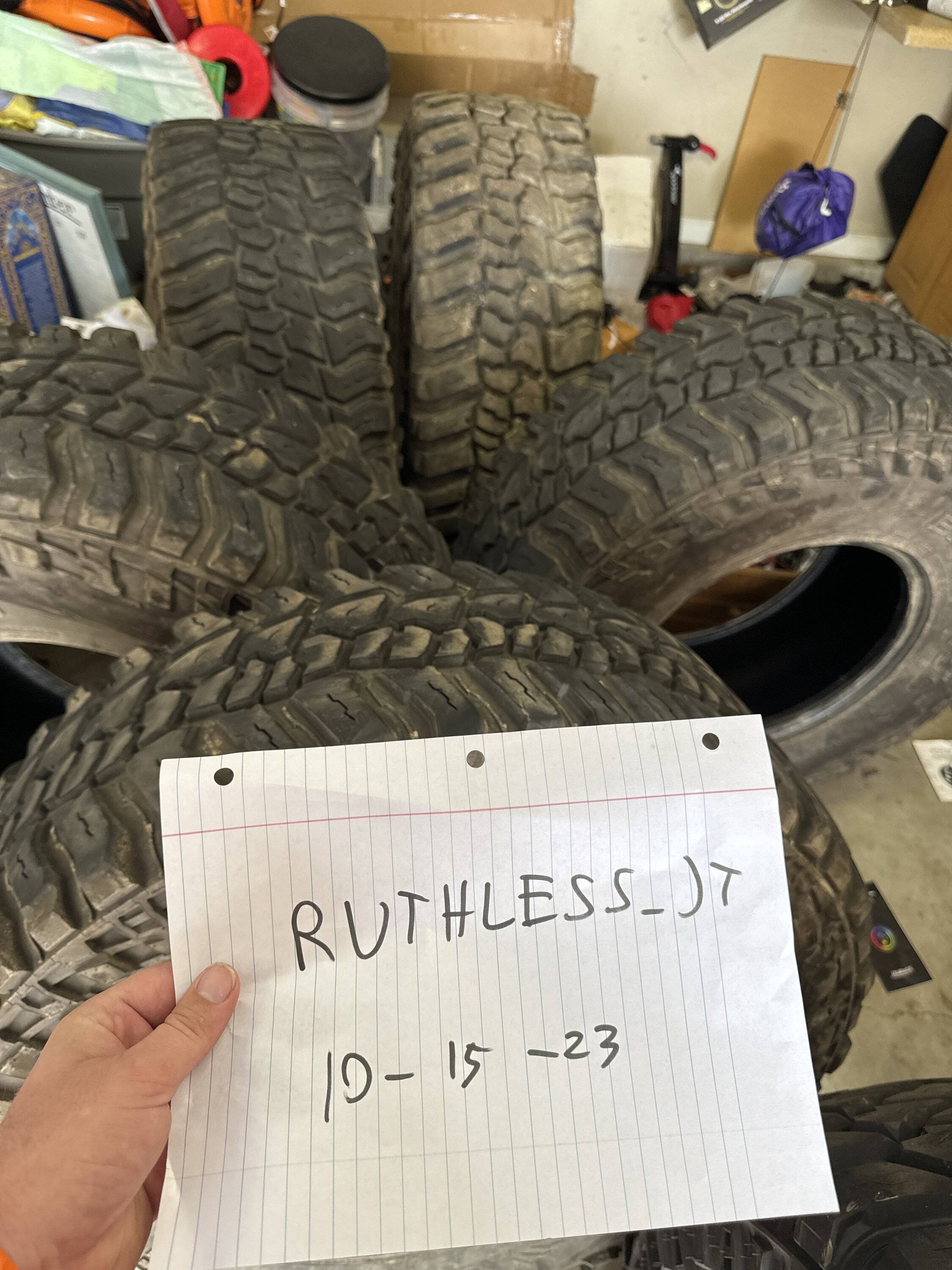 Jeep Gladiator 37x12.50x17 Mickey Thompson Baja boss image