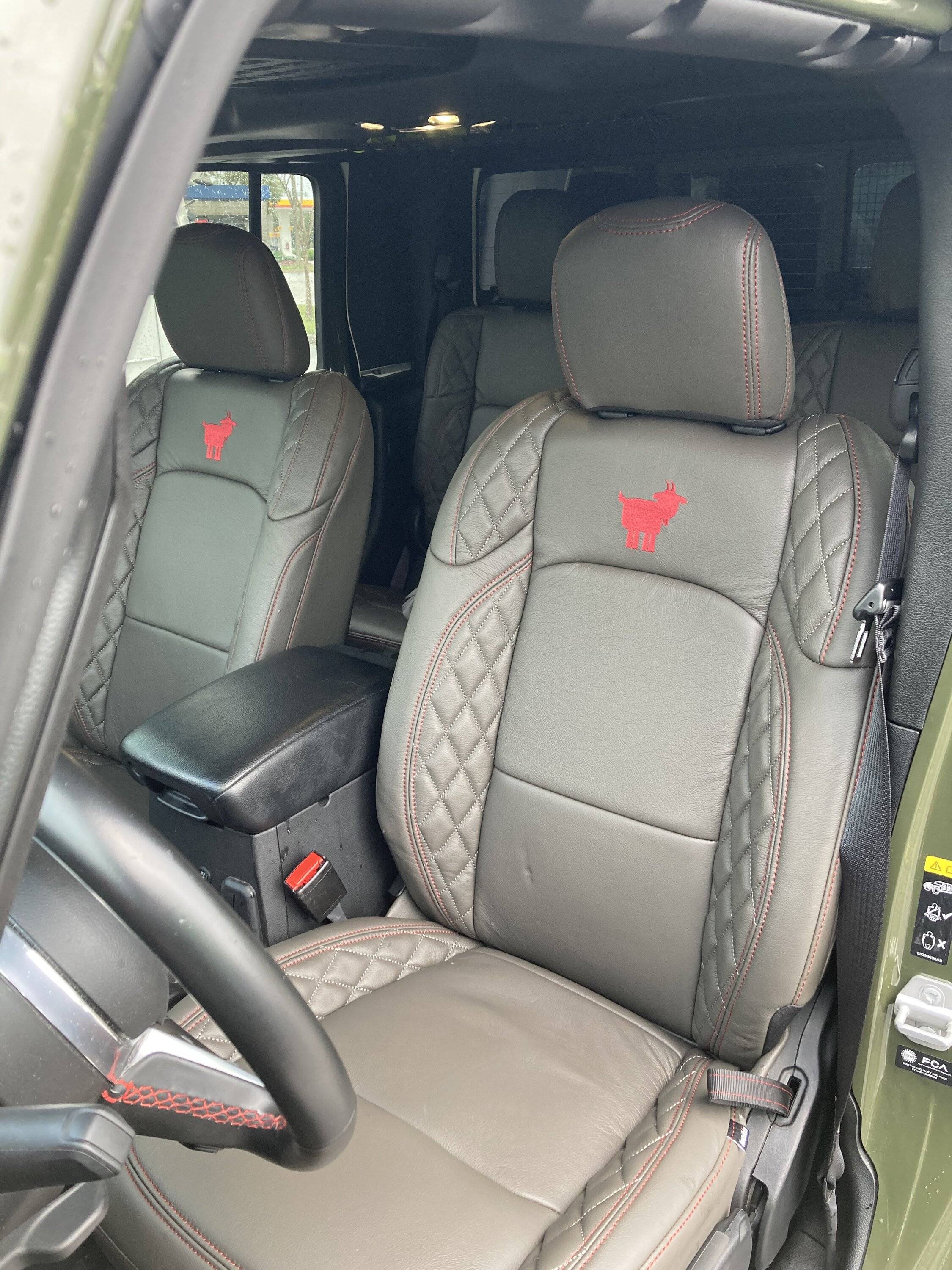Jeep Gladiator Katzkin seat pictures IMG_1488