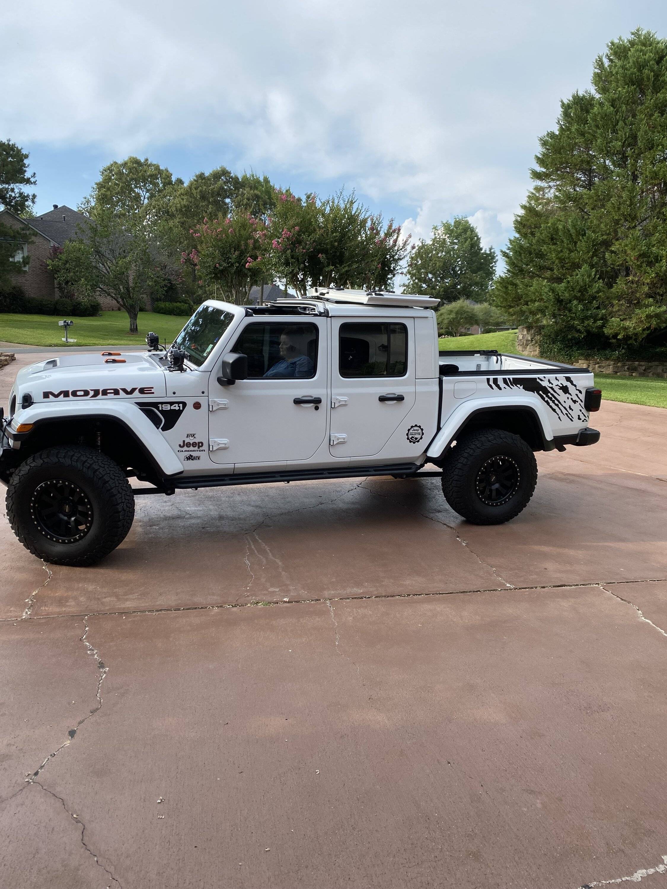 Jeep Gladiator Gladiator or Wrangler?? IMG_4848