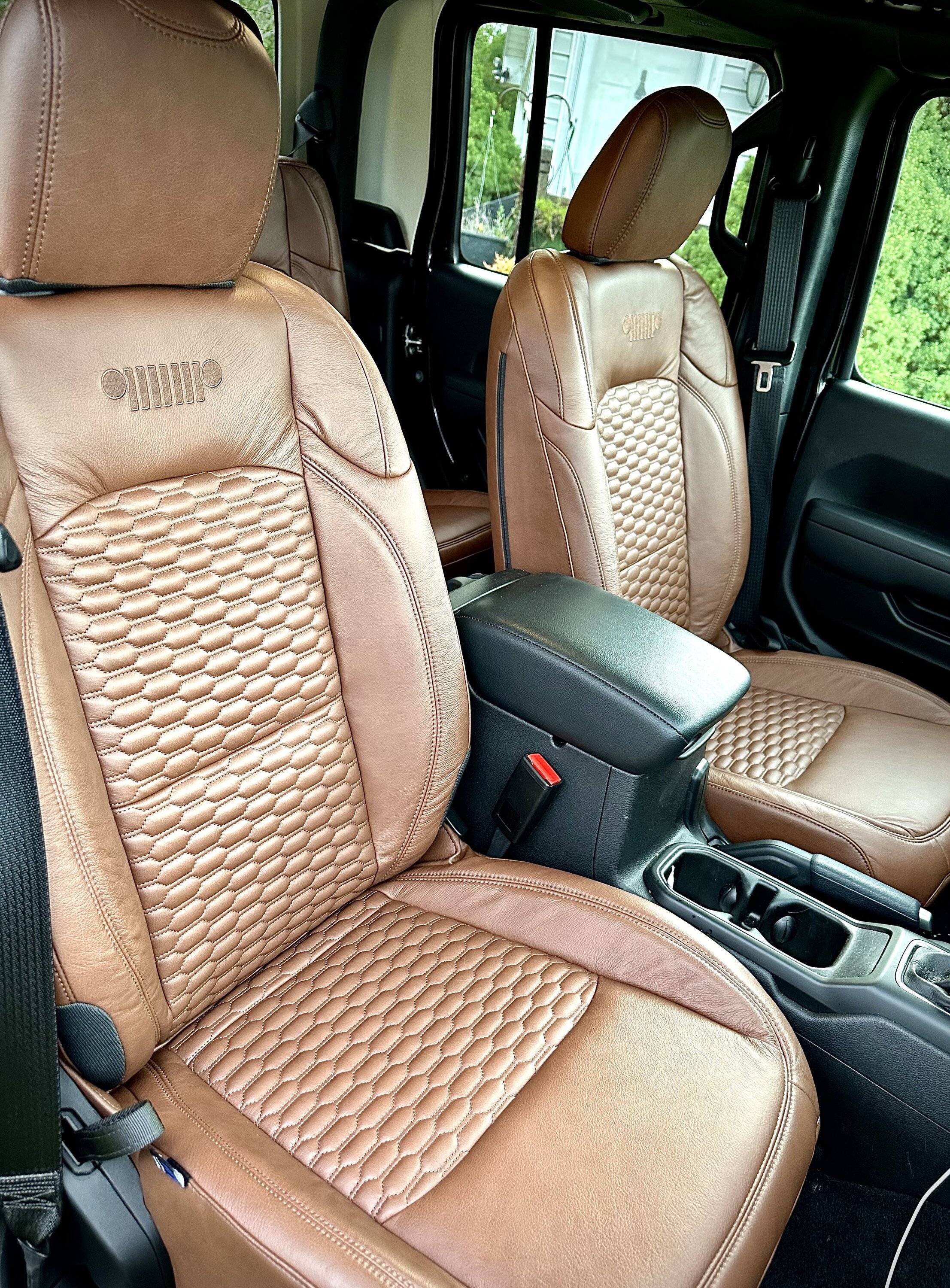 Jeep Gladiator Katzkin seat pictures IMG_2237