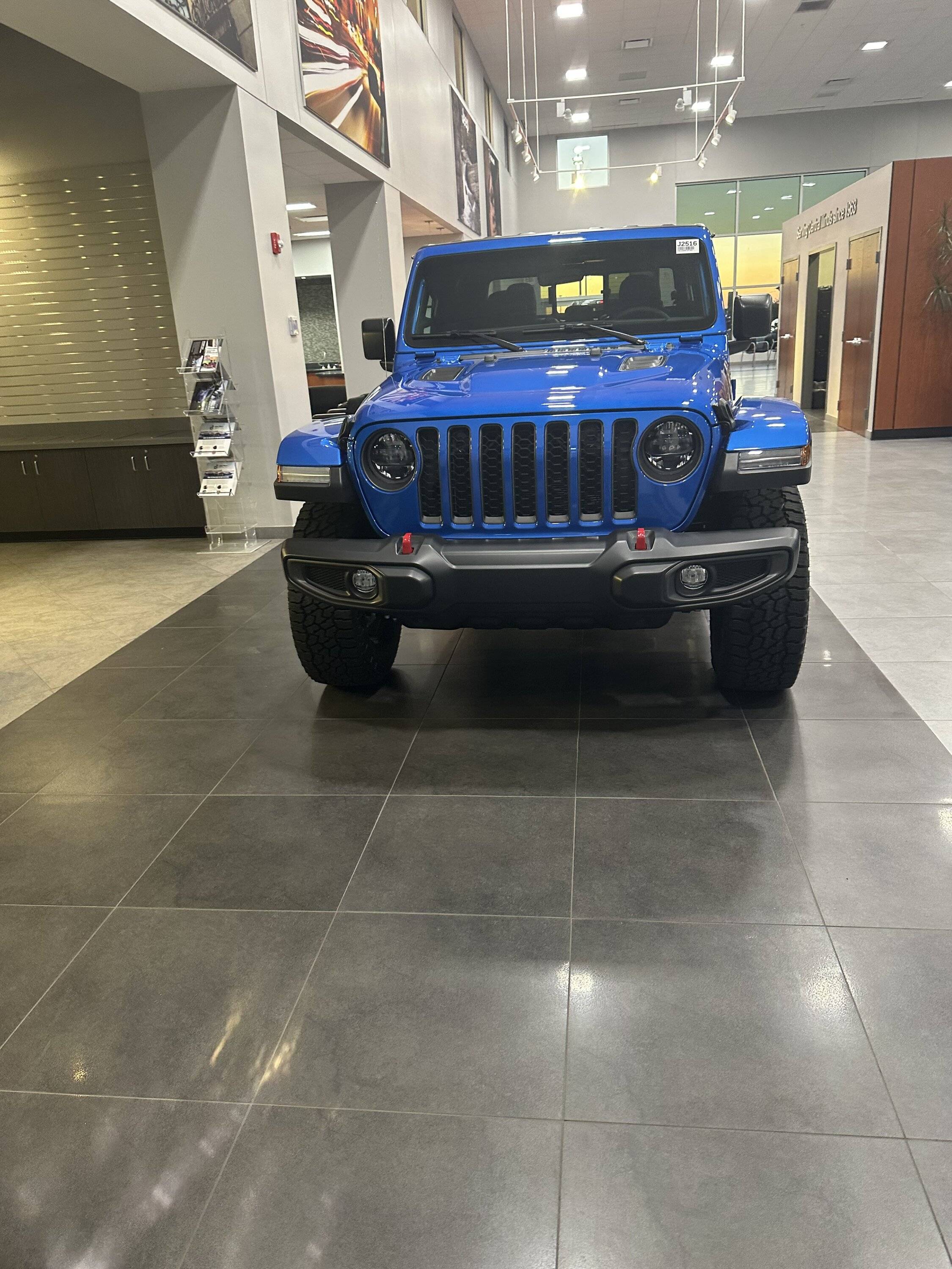 Jeep Gladiator Slow Burn (Bluey) IMG_2907