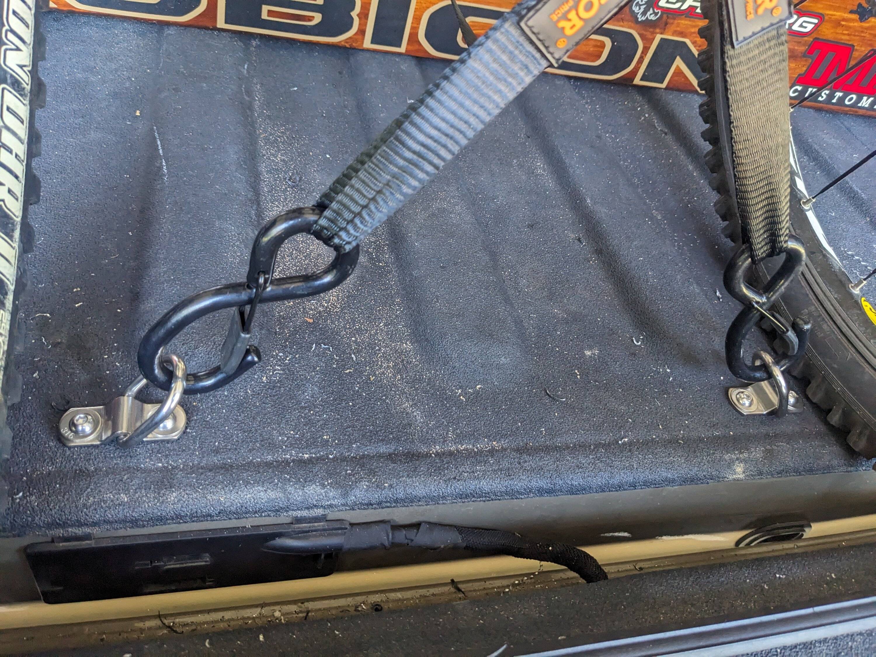 Jeep Gladiator Multi function in bed bike carrier PXL_20230925_181910060