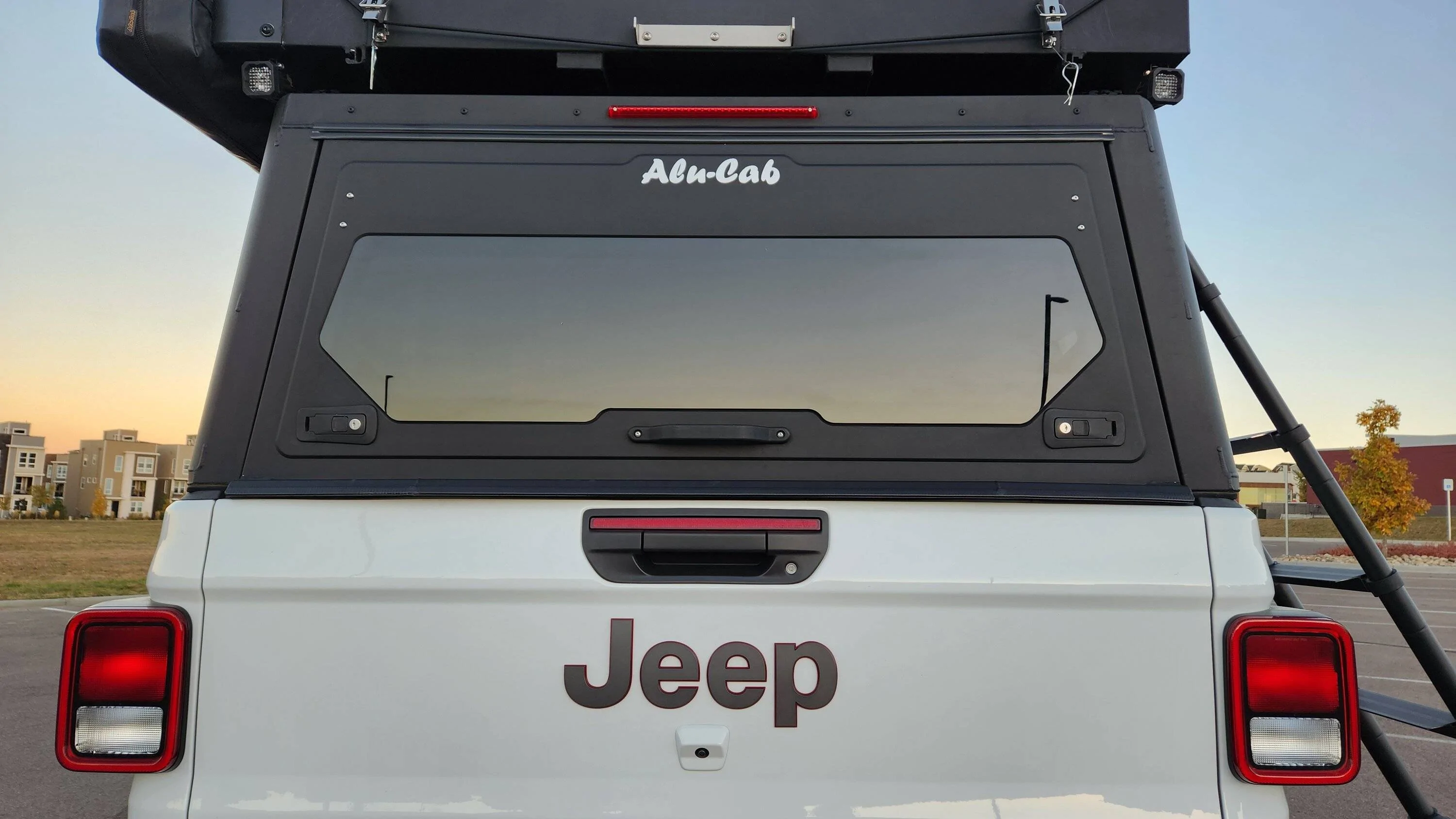Jeep Gladiator Alu-Cab Contour Canopy w/ accessories 20231020_180737