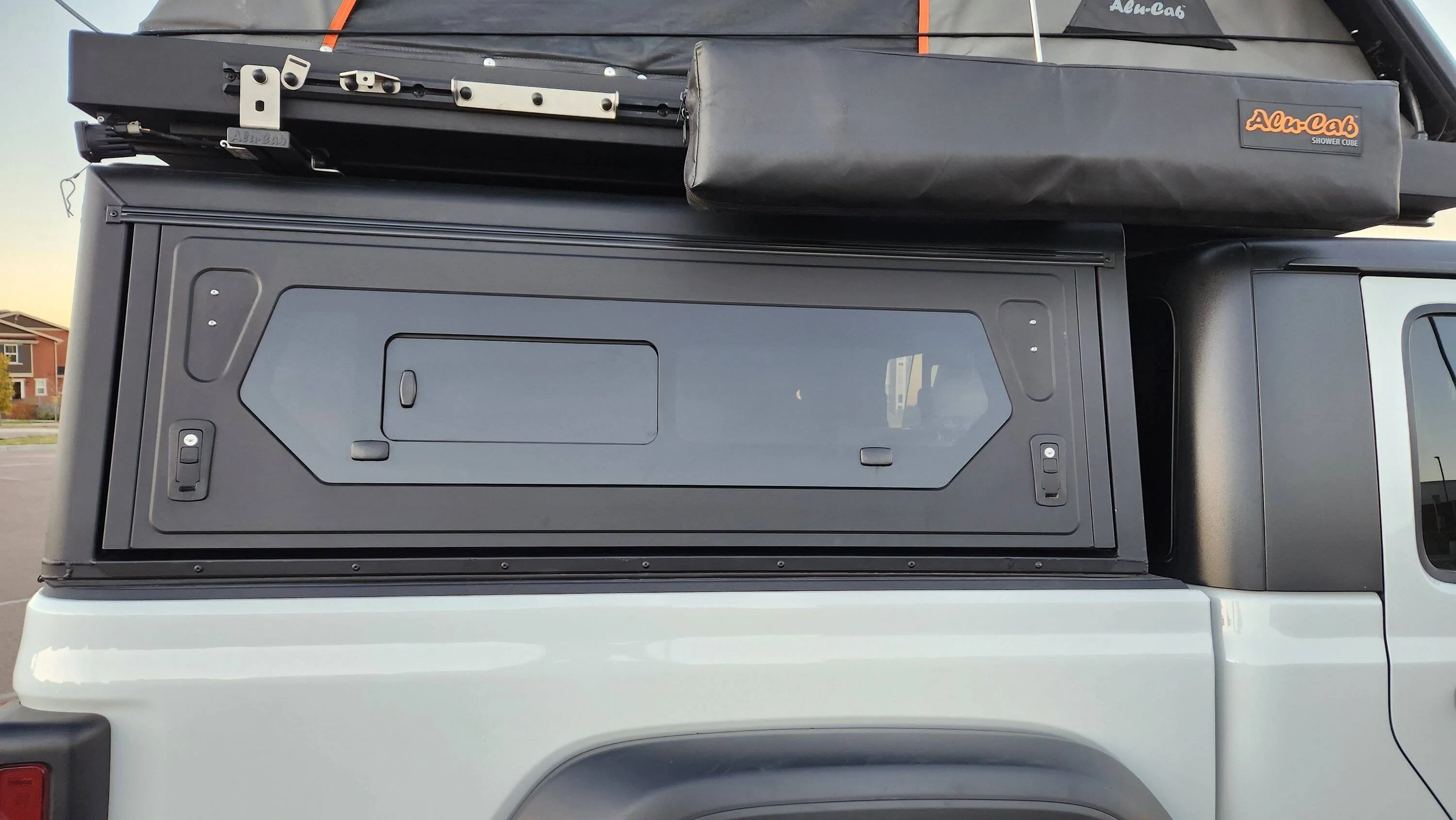 Jeep Gladiator Alu-Cab Contour Canopy w/ accessories 20231020_180835