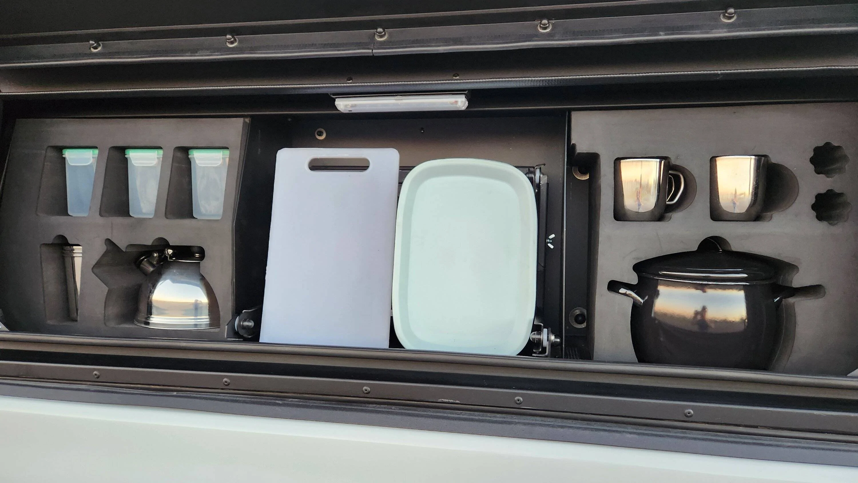 Jeep Gladiator Alu-Cab Contour Canopy w/ accessories 20231020_181327