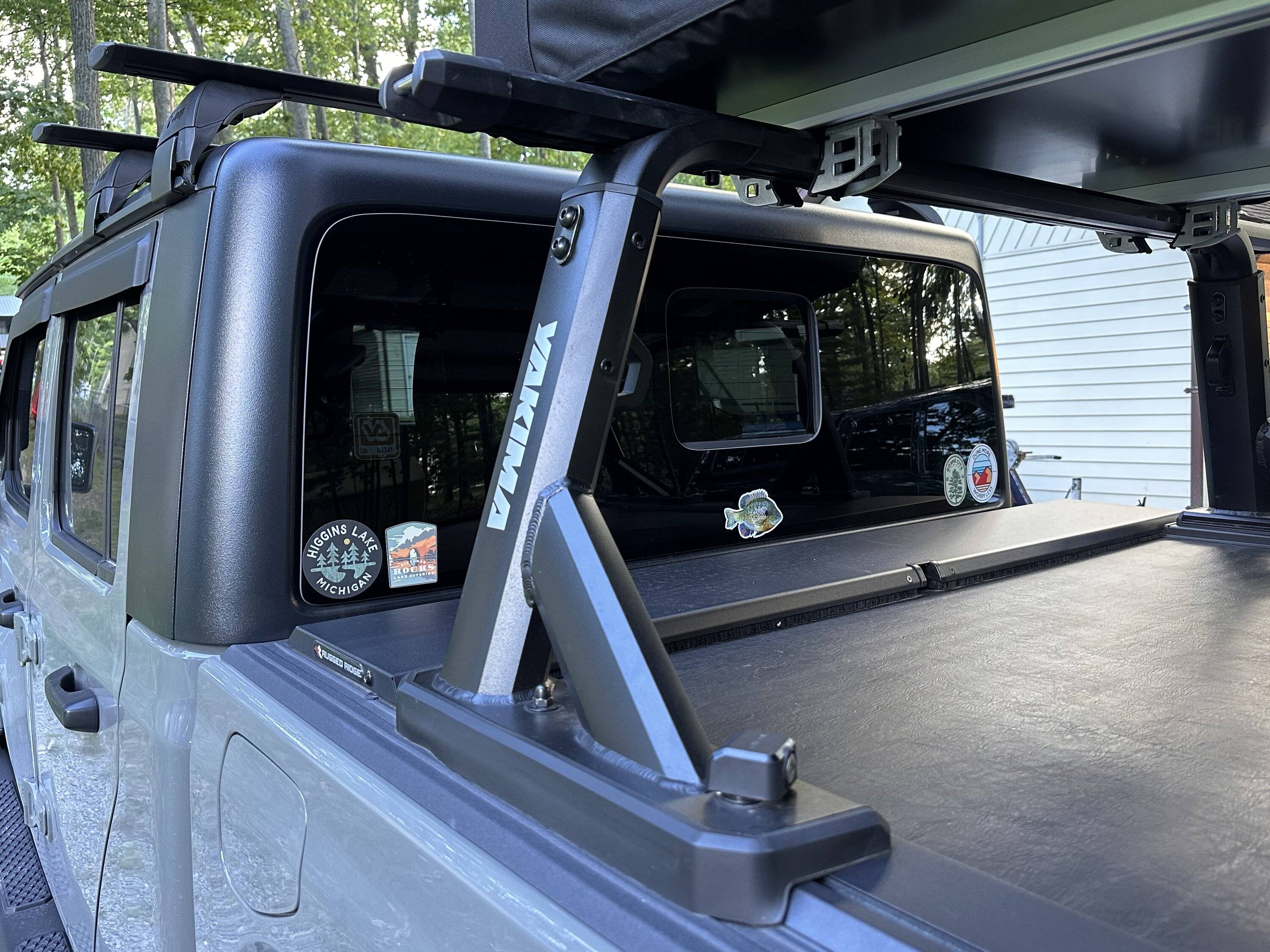 Jeep Gladiator Thule Xsporter Pro *OR* Yakima Overhaul HD?? IMG_6237