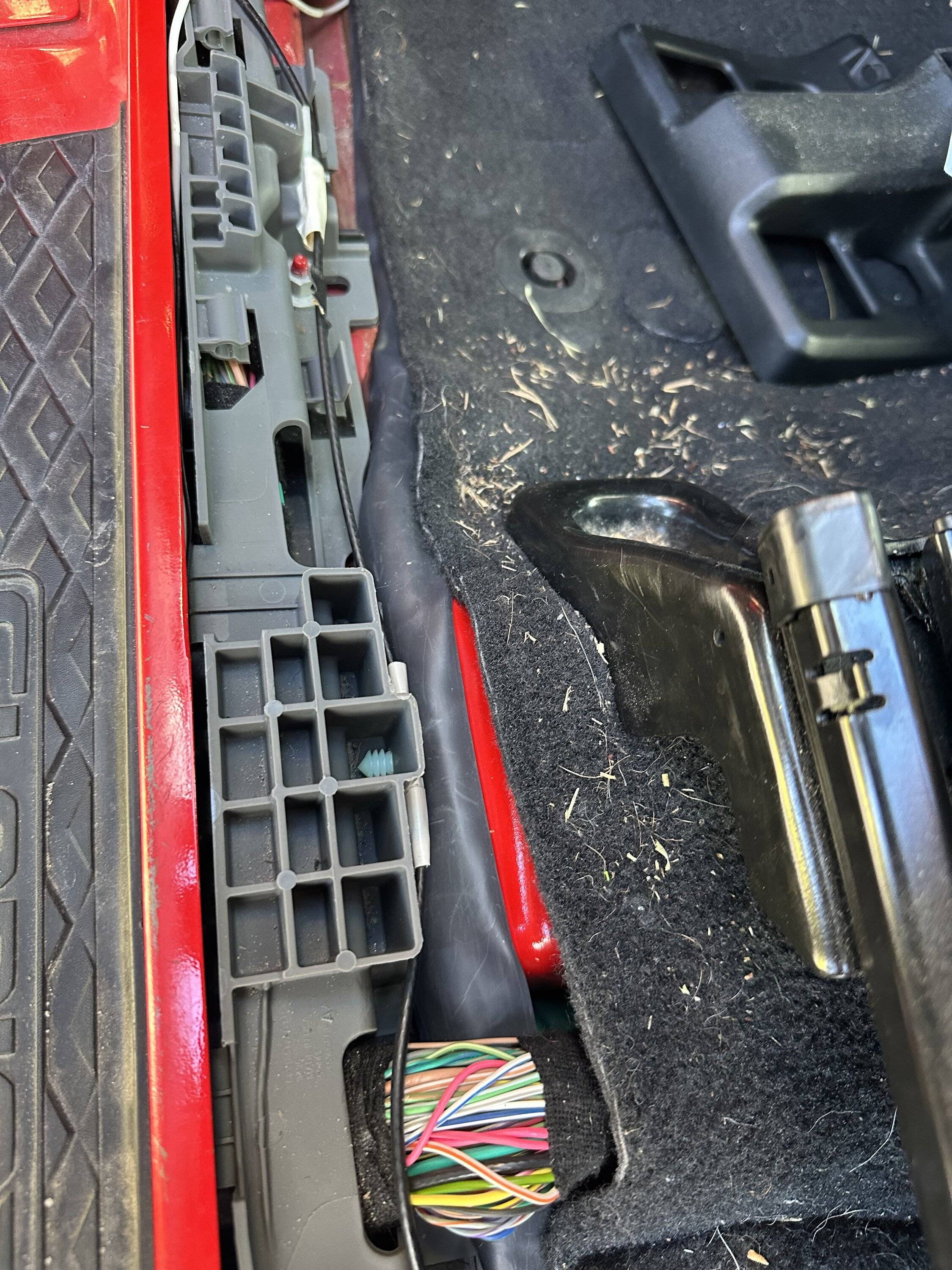 Jeep Gladiator ARB dual compressor rear seat install with 4XE air conversion cowl. IMG_0586