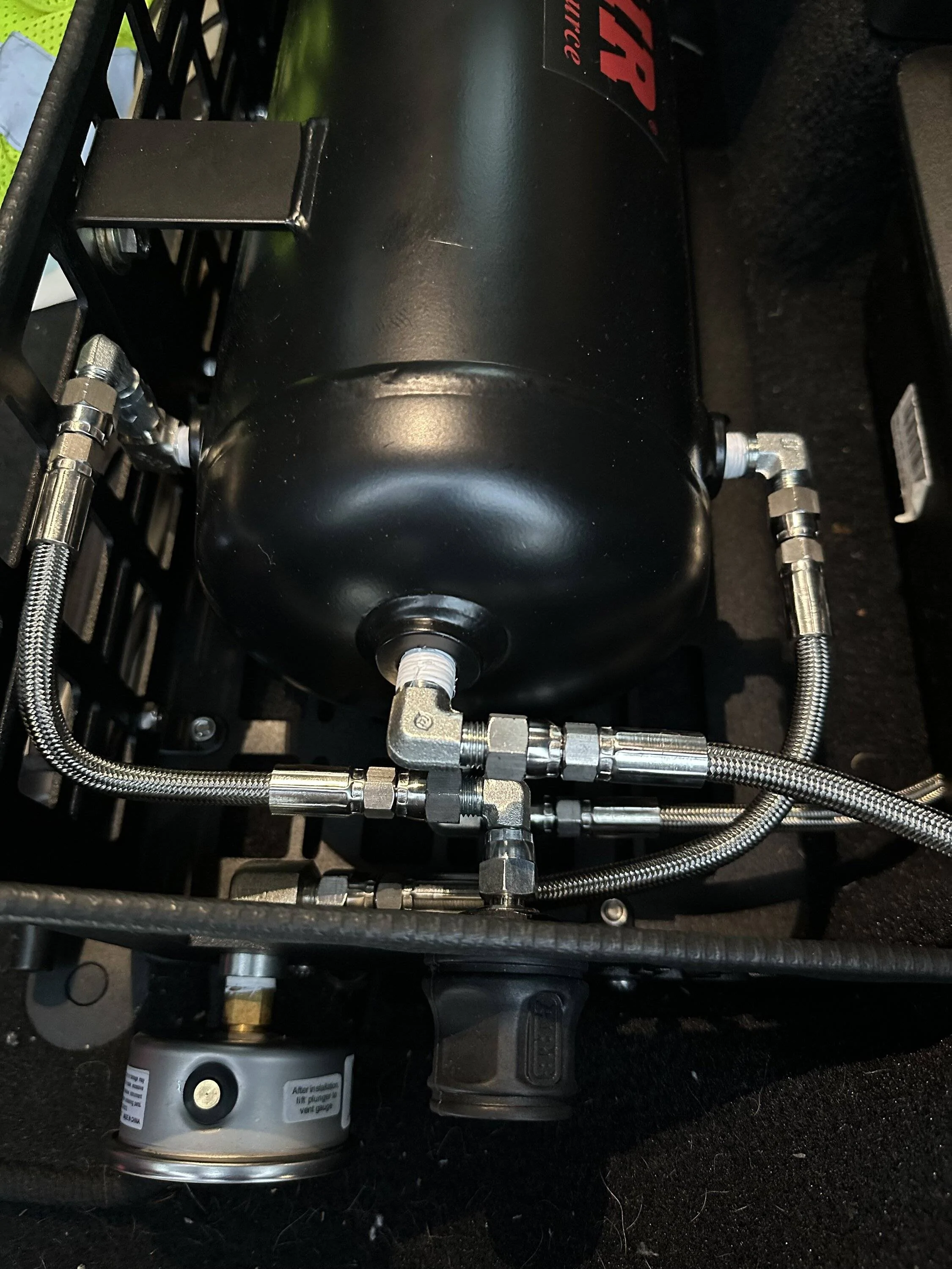 Jeep Gladiator ARB dual compressor rear seat install with 4XE air conversion cowl. IMG_0604