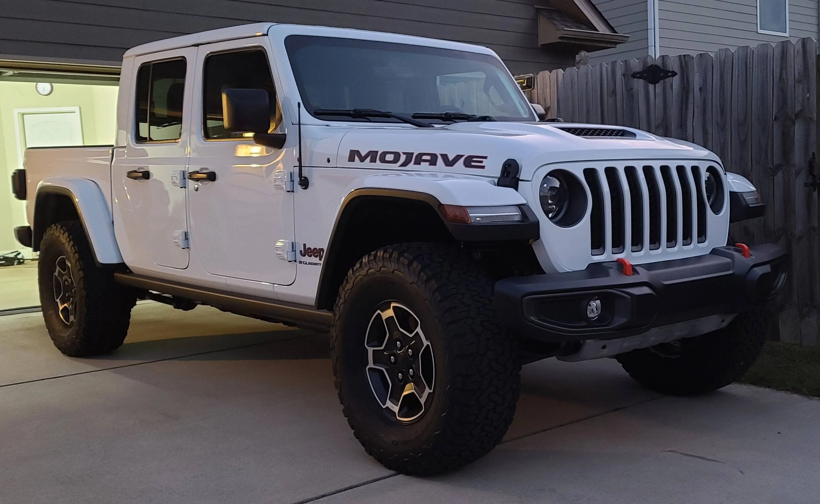Jeep Gladiator Gladiator or Wrangler?? 20231019_182528ssss