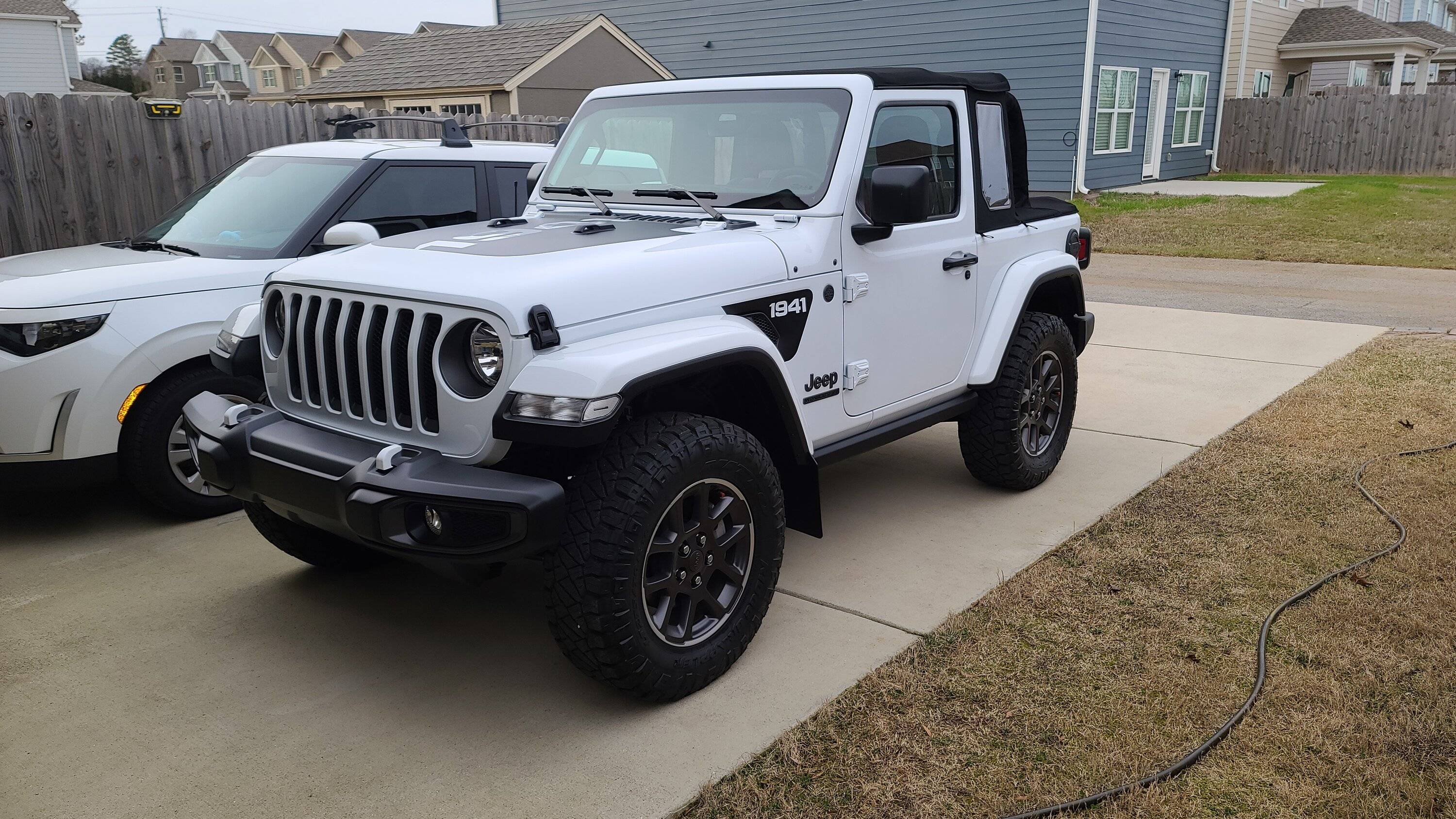 Jeep Gladiator Gladiator or Wrangler?? 20230204_155000