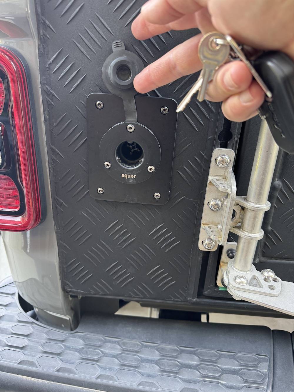 Jeep Gladiator Alu-Cab Canopy Camper Roll Call IMG_3256.JPG
