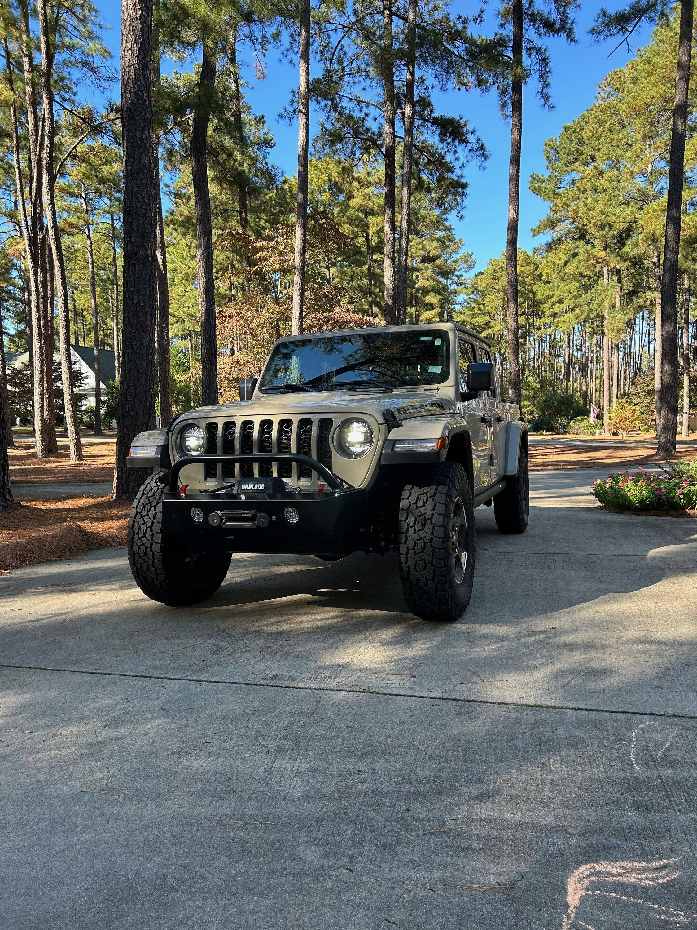 Jeep Gladiator Raider 2's weight conscious daily driver/ weekender build image2 (1)