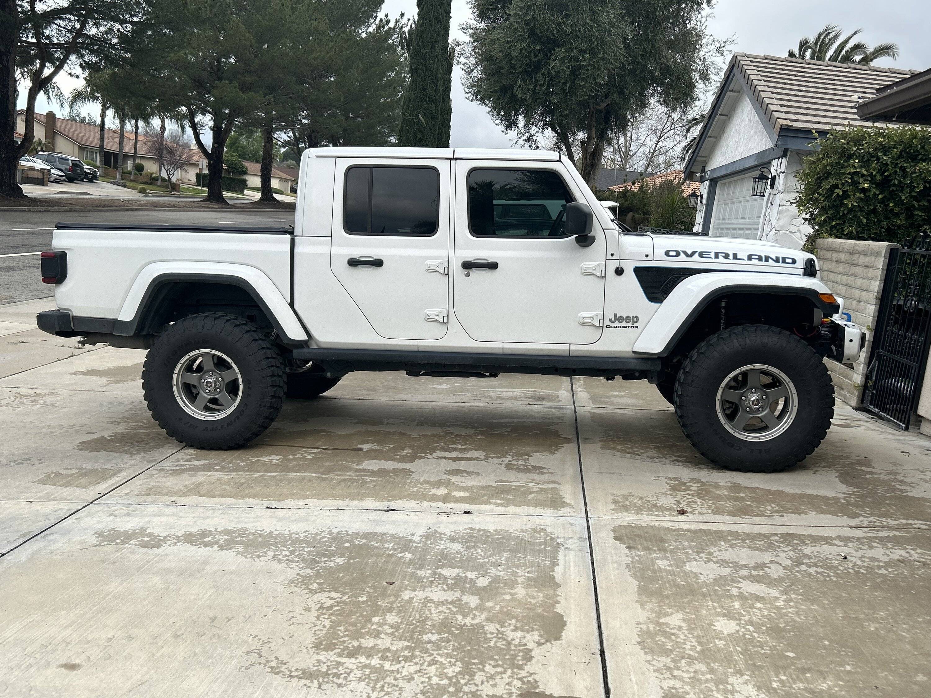 Jeep Gladiator Lift that sits level 70061773442__DD1BEA7C-8960-4E76-9E4C-955935C960A2