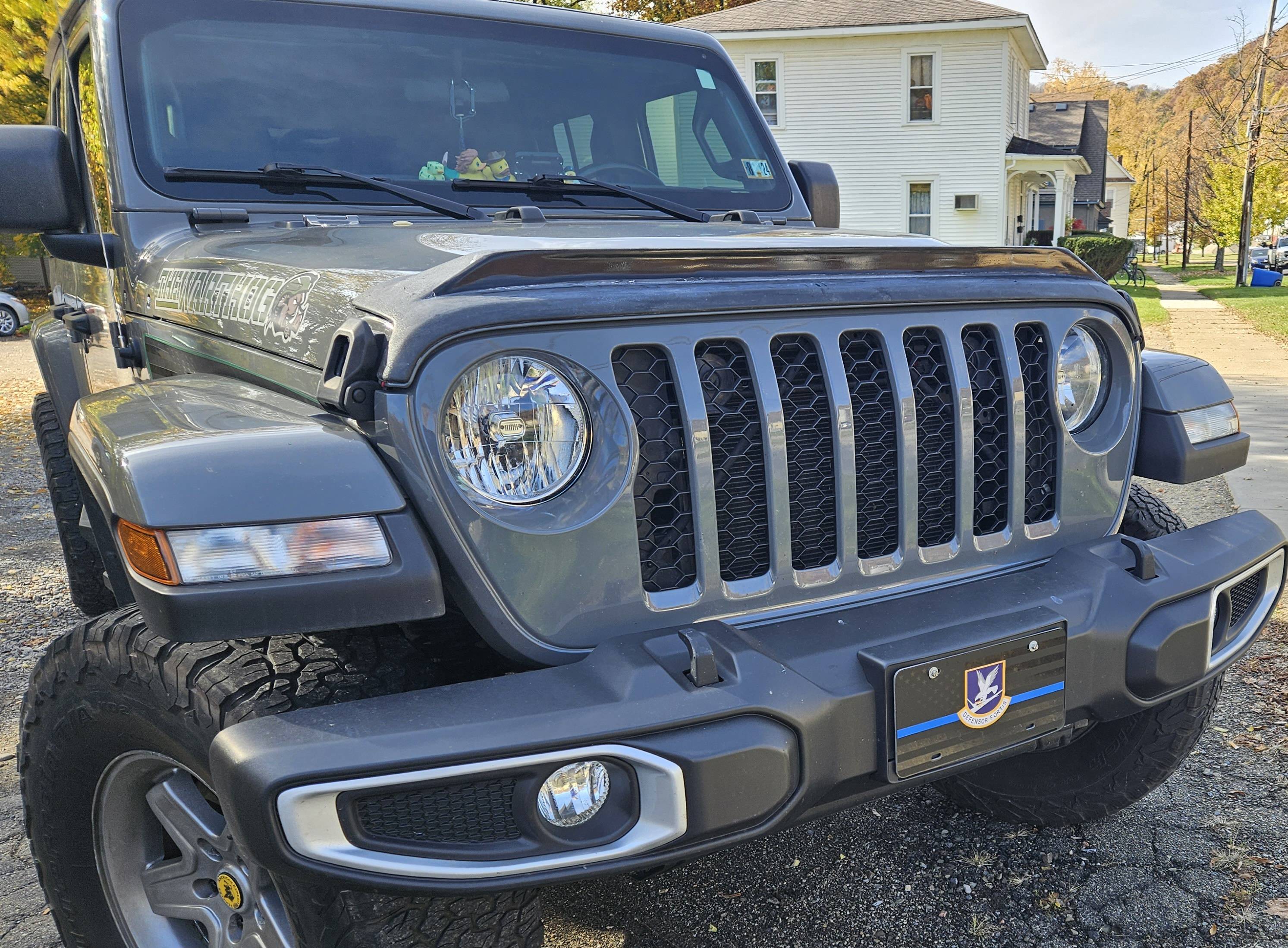 Jeep Gladiator Operation AVS bugshield salvage 20231026_122011