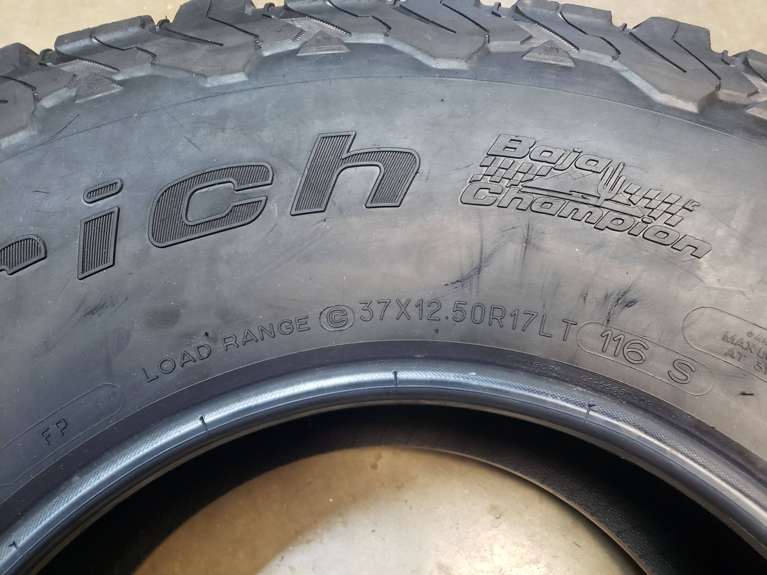 Jeep Gladiator (5) 37/12.5 r17 BFG KO2 20231012_113247