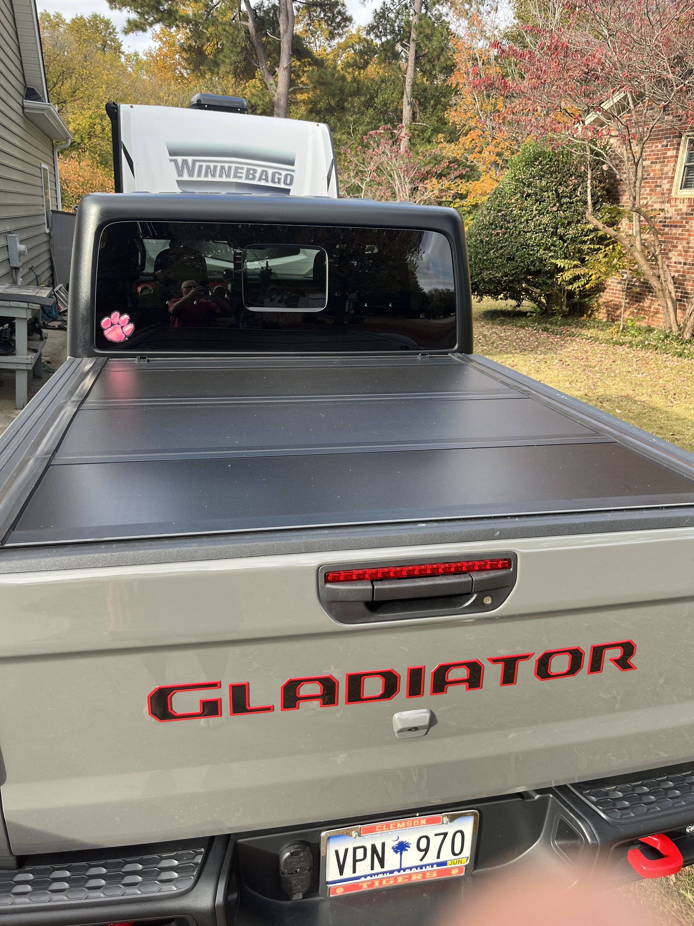 Jeep Gladiator Rough Country Hard Tri-Fold Flip Up Bed Cover opinions IMG_4965