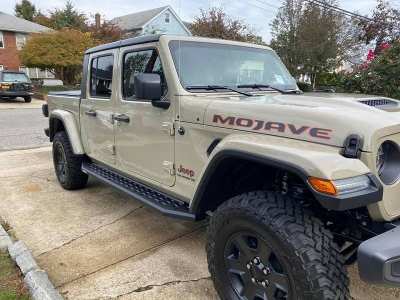 Jeep Gladiator Go Rhino Running boards **PRICE REDUCED** gladiator steps