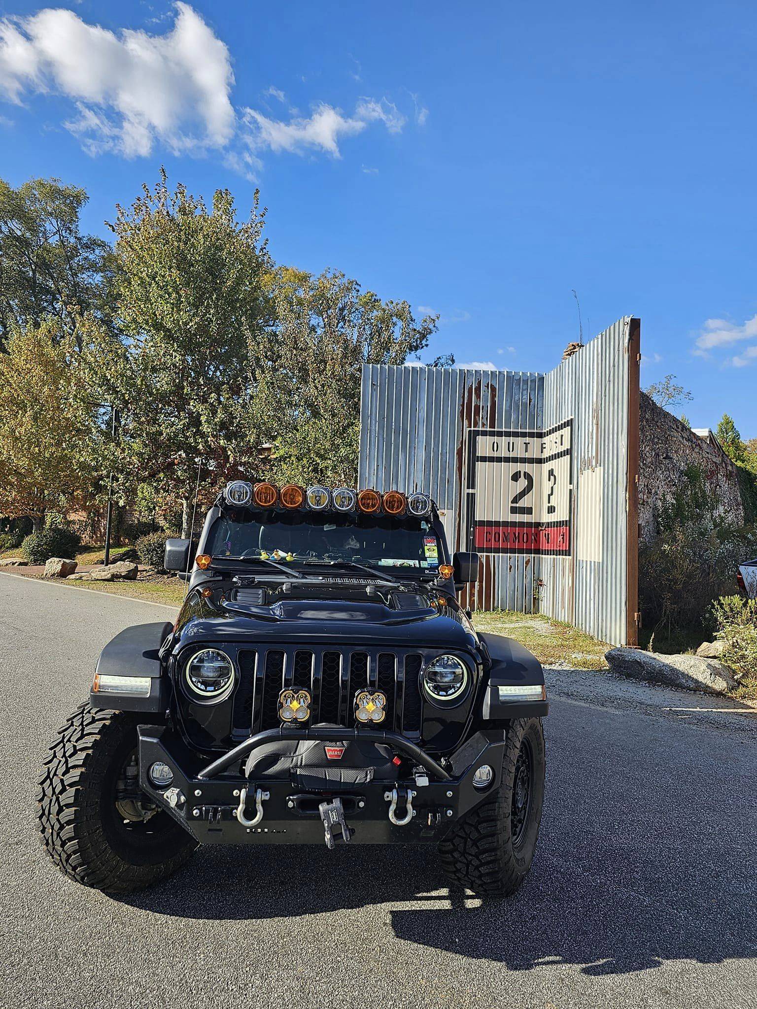 Jeep Gladiator Rock Hard aluminum vs. Steel front bumper 396719801_10163684104323298_8732210148378454152_n